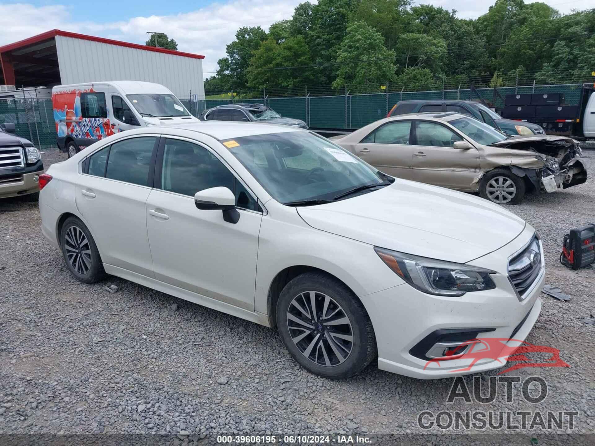 SUBARU LEGACY 2019 - 4S3BNAF6XK3039160