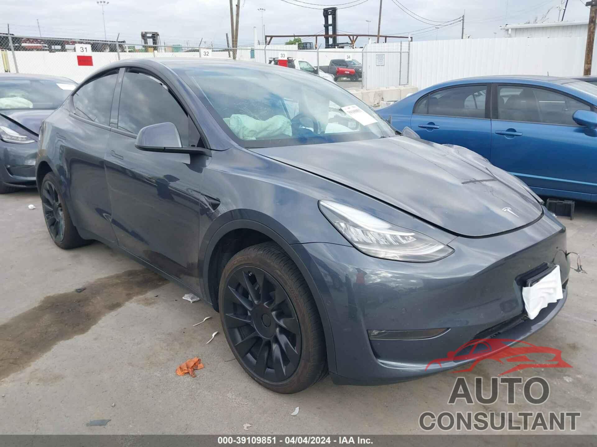 TESLA MODEL Y 2022 - 7SAYGDEE8NF409000