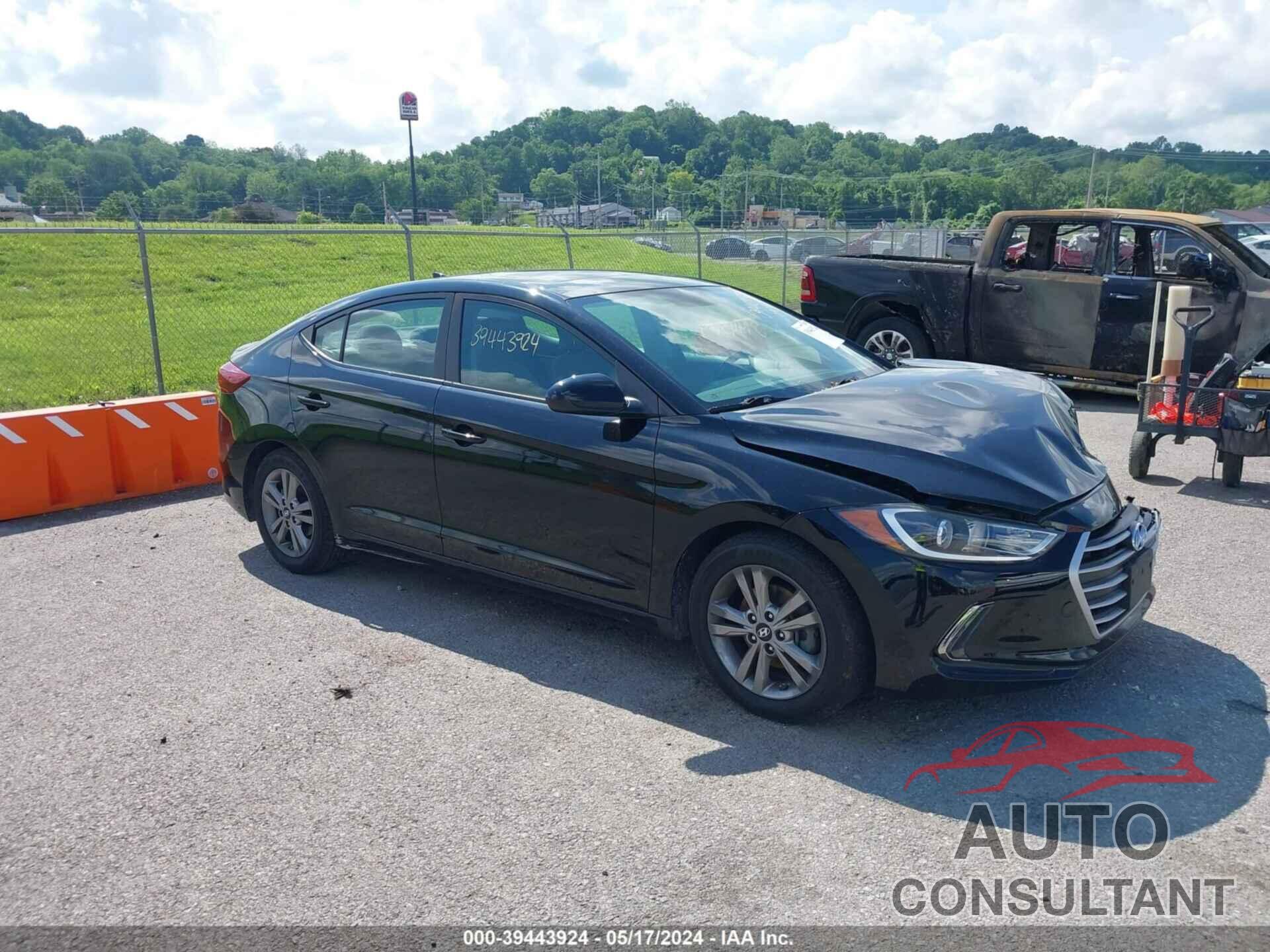 HYUNDAI ELANTRA 2018 - KMHD84LF9JU543161