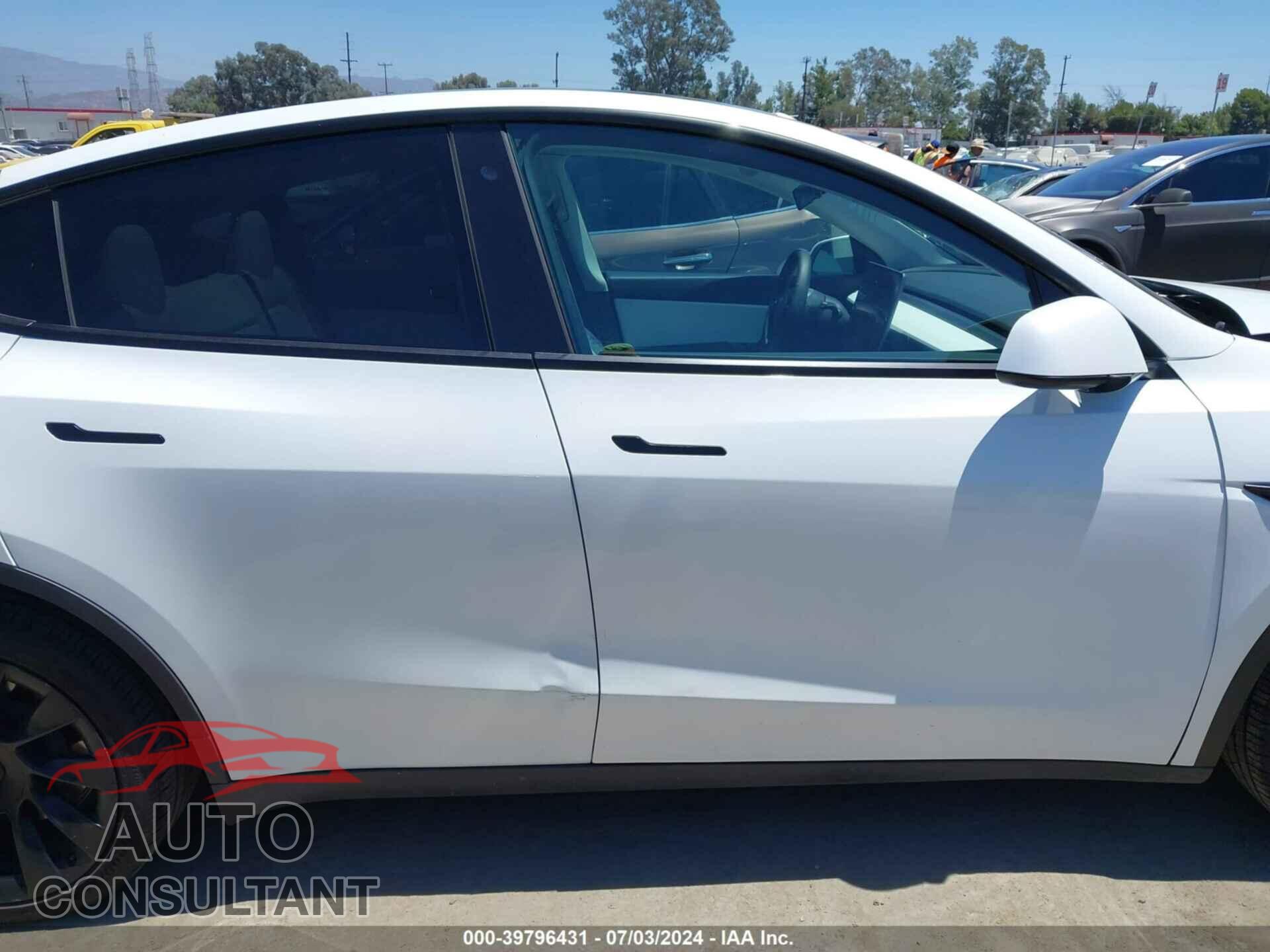 TESLA MODEL Y 2020 - 5YJYGDEE4LF058564