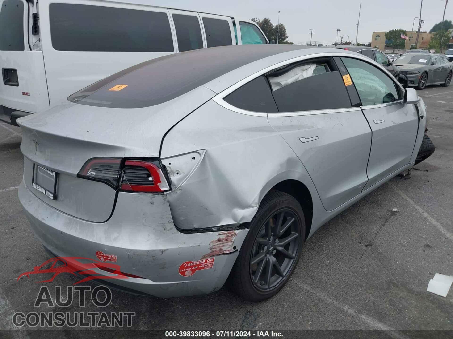 TESLA MODEL 3 2018 - 5YJ3E1EA8JF043770