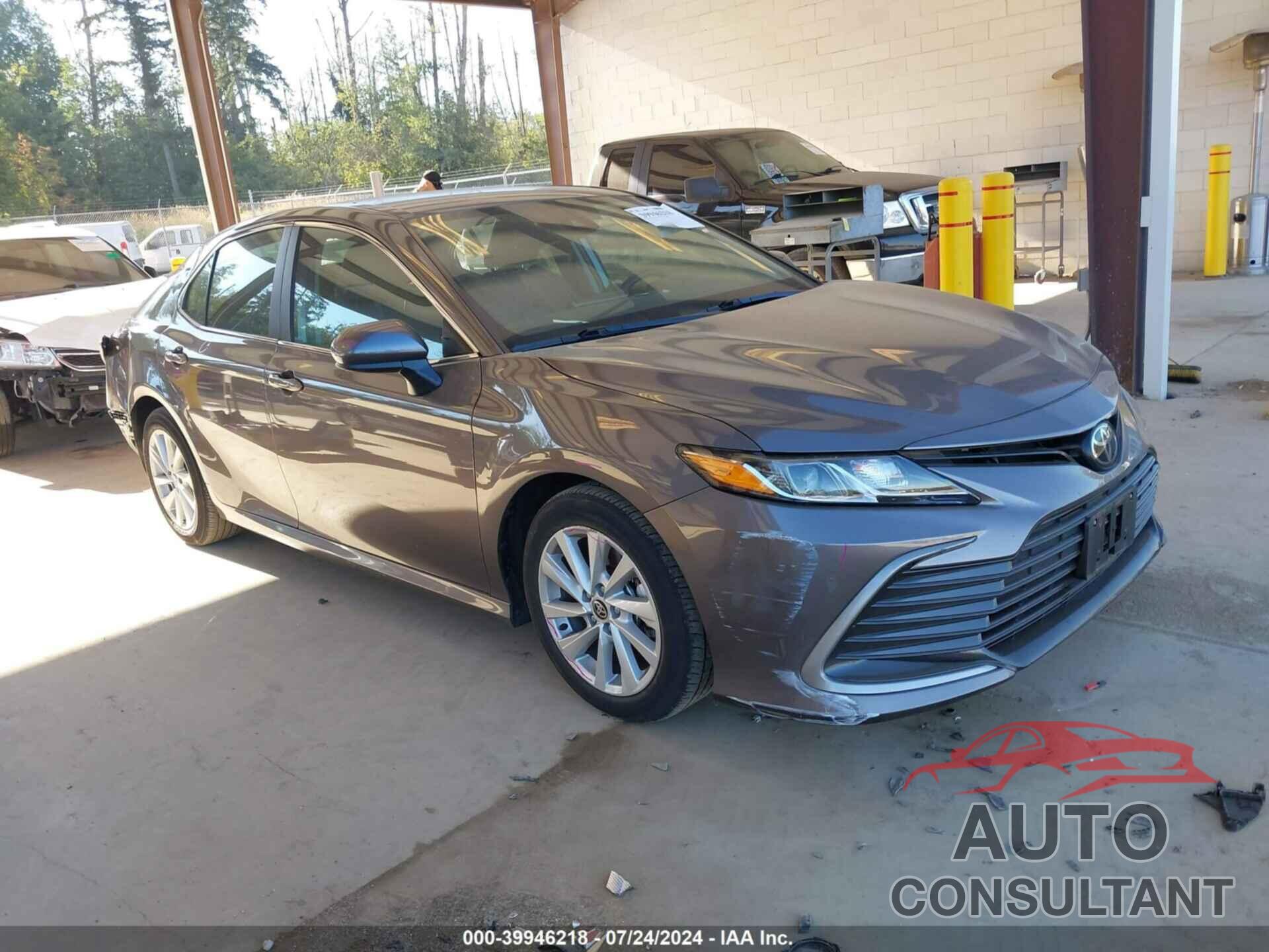 TOYOTA CAMRY 2022 - 4T1C11AK9NU715046