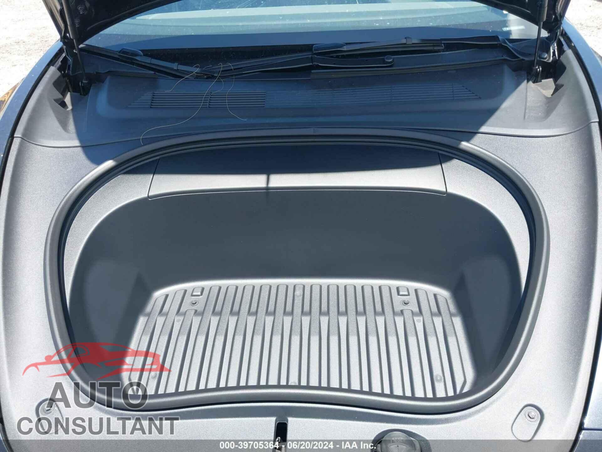 TESLA MODEL 3 2024 - 5YJ3E1EA4RF752370