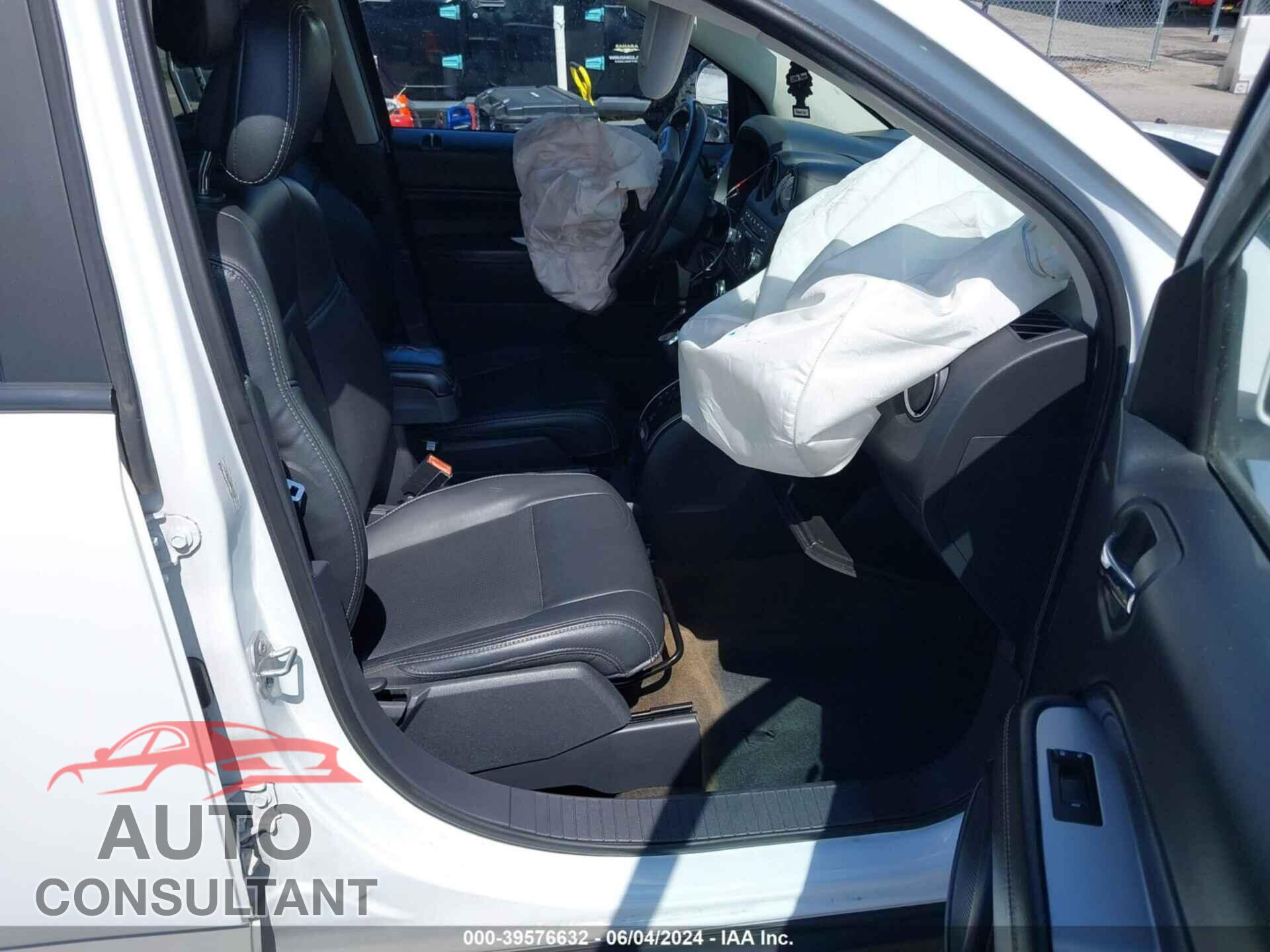 JEEP COMPASS 2017 - 1C4NJCEA6HD131251