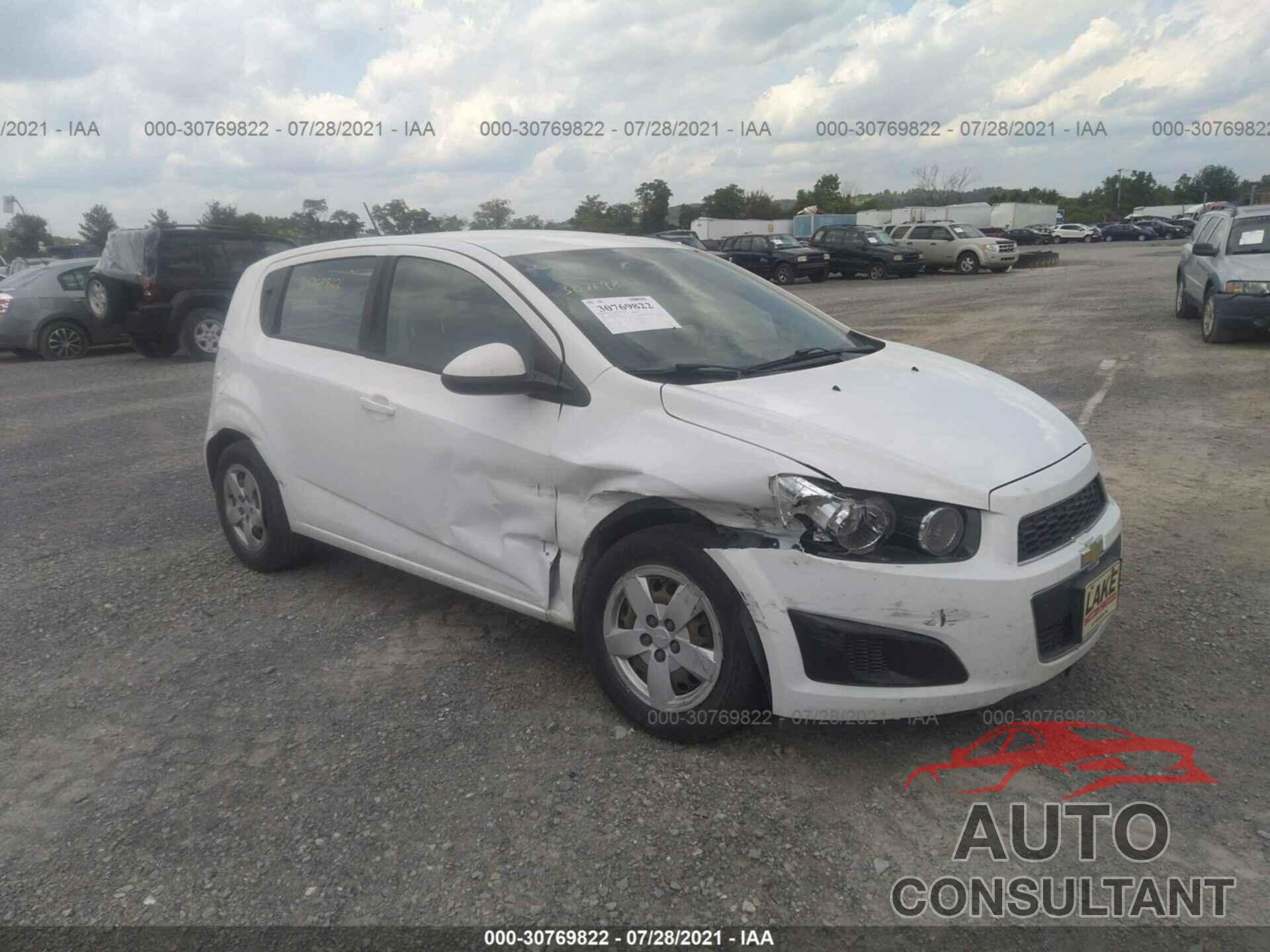 CHEVROLET SONIC 2016 - 1G1JA6SG7G4184900