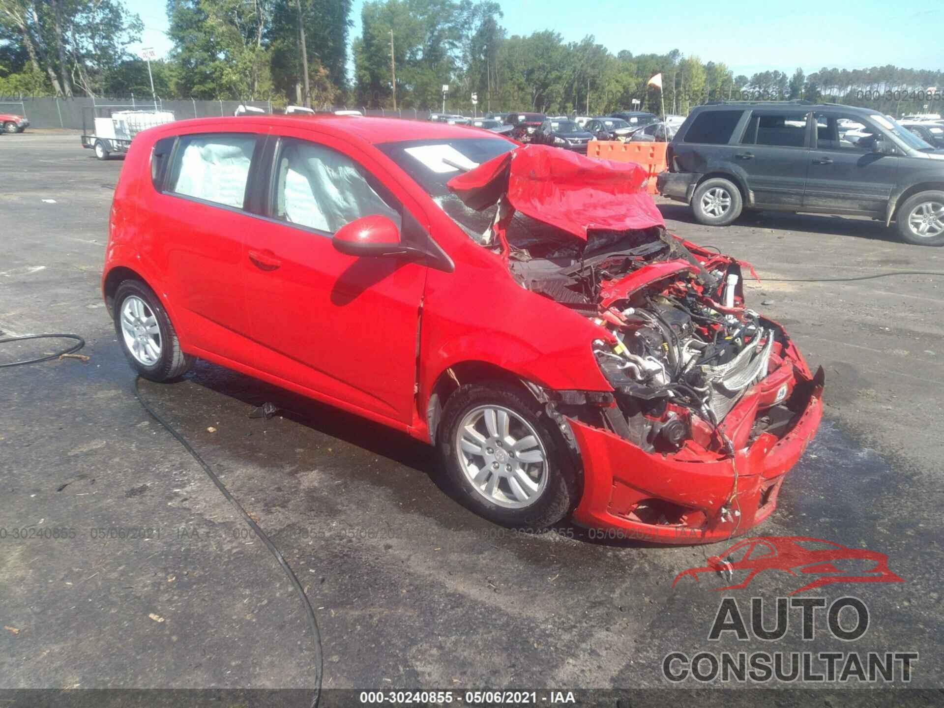 CHEVROLET SONIC 2016 - 1G1JC6SH1G4148509