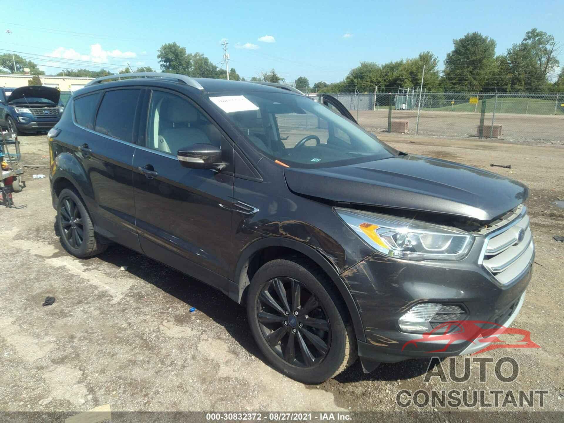 FORD ESCAPE 2017 - 1FMCU0J94HUB76872