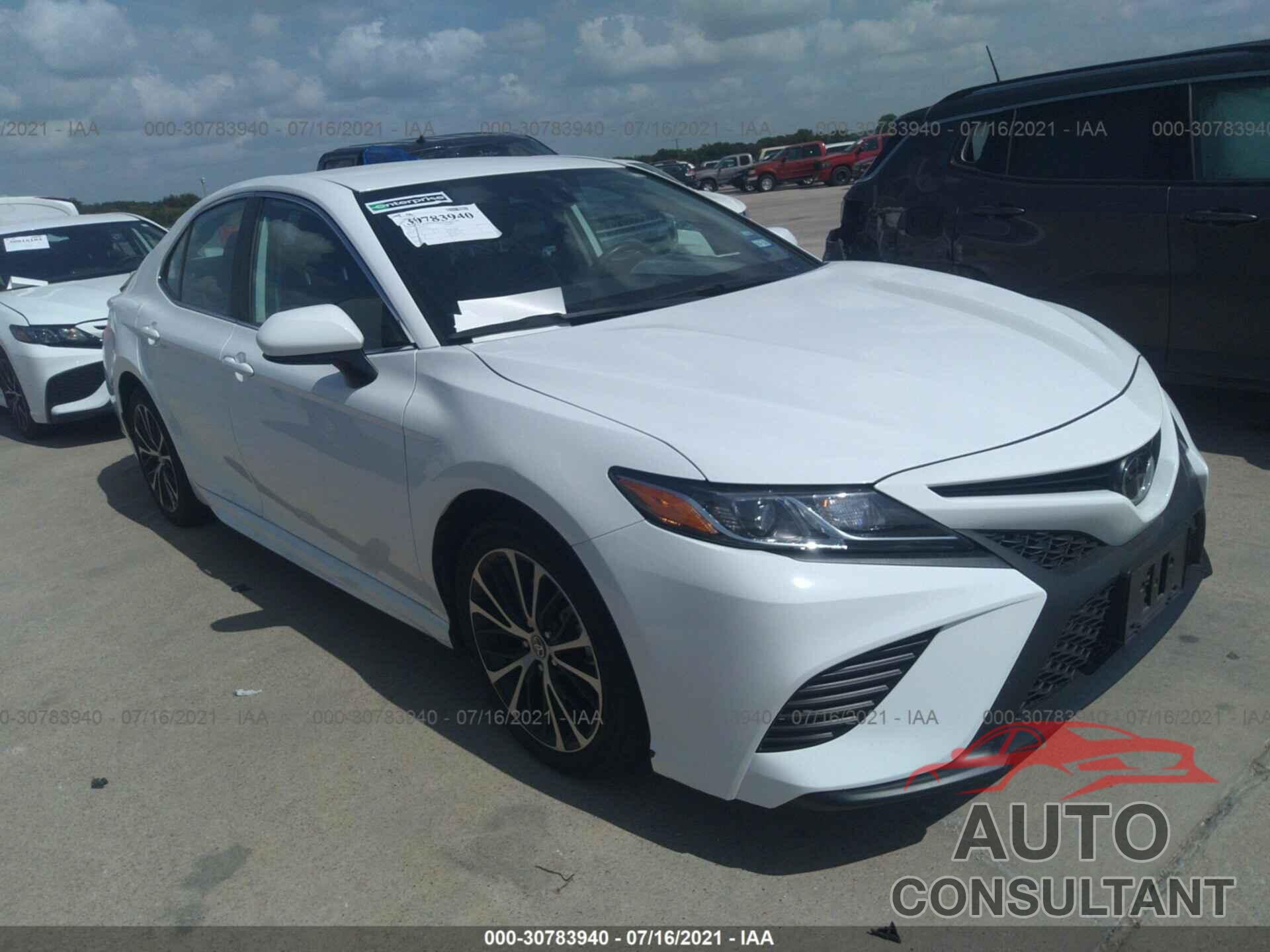 TOYOTA CAMRY 2020 - 4T1G11AK2LU949950