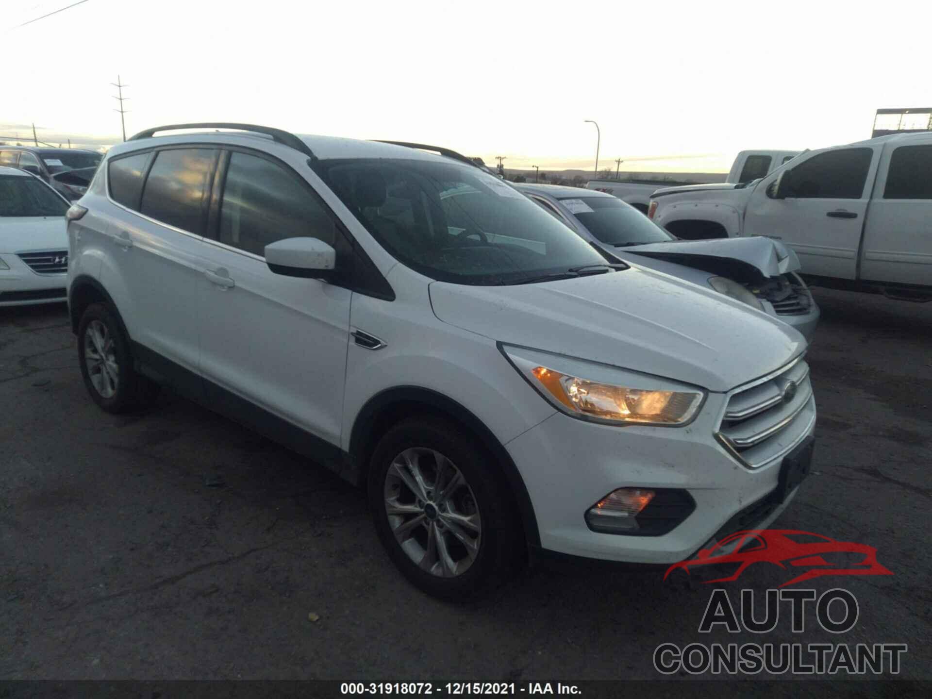 FORD ESCAPE 2018 - 1FMCU0GD0JUD49921