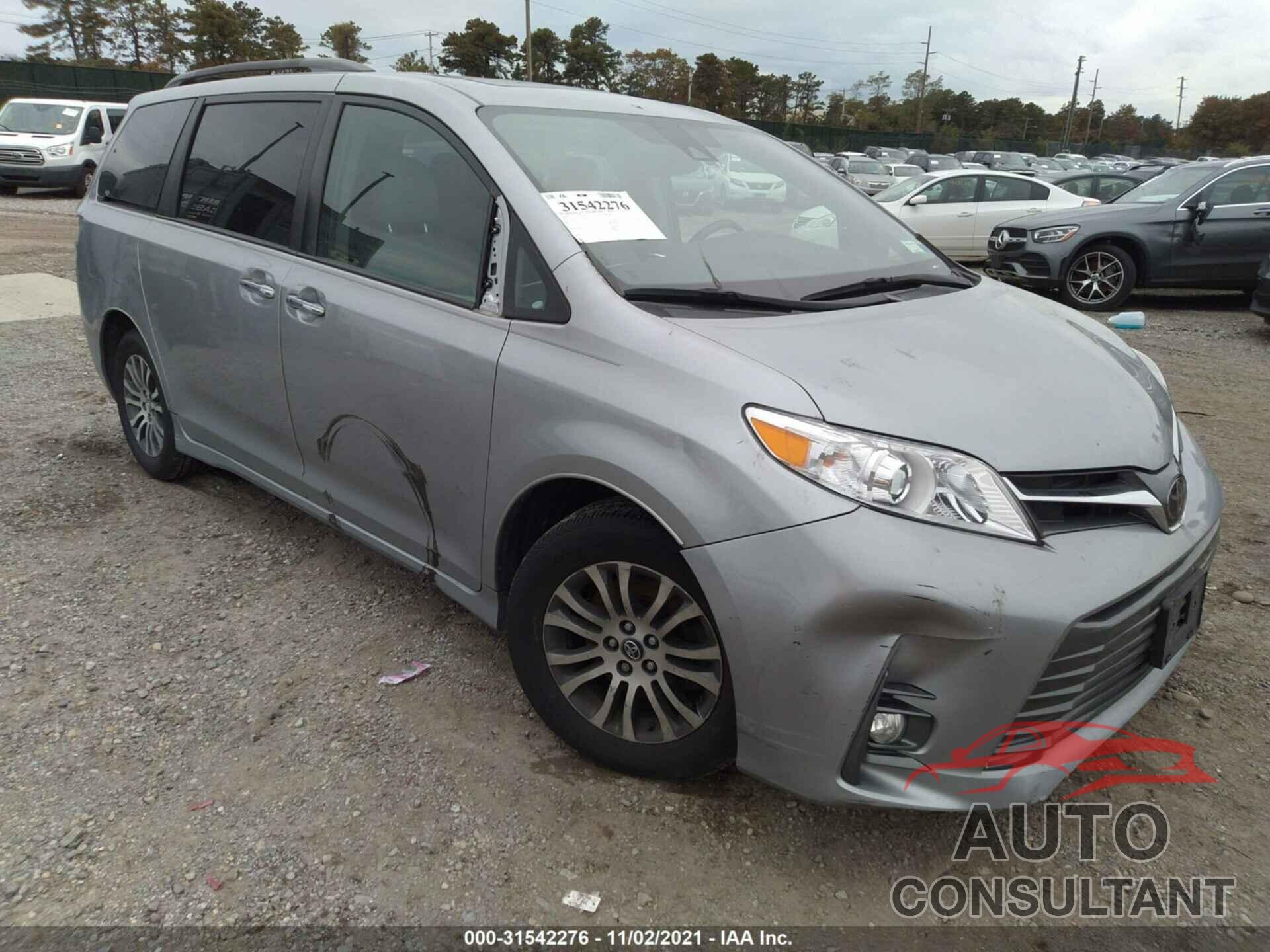 TOYOTA SIENNA 2018 - 5TDYZ3DC2JS962300