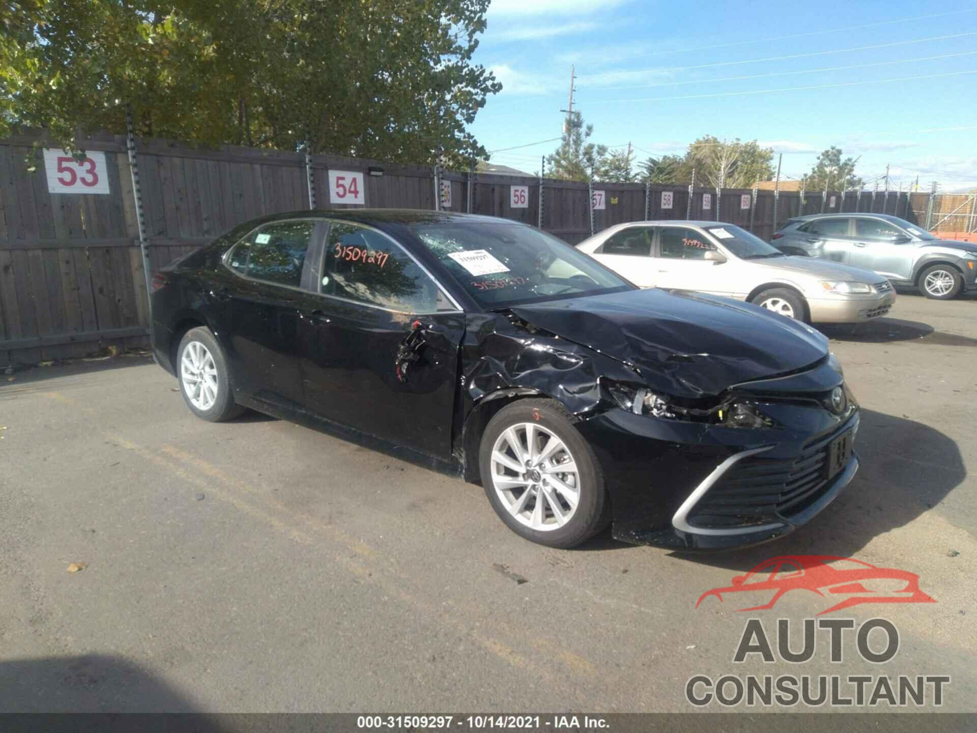 TOYOTA CAMRY 2021 - 4T1C11AKXMU587222