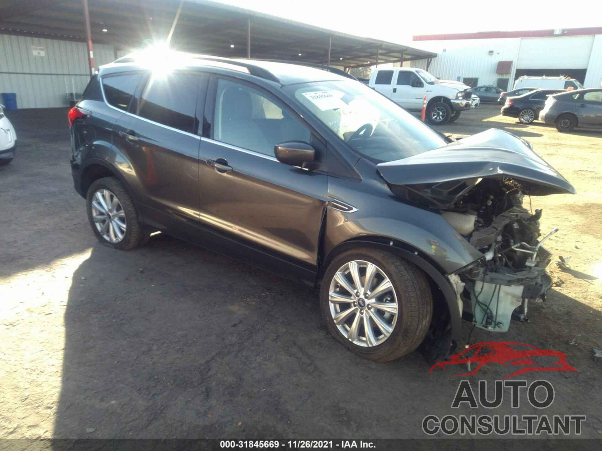 FORD ESCAPE 2019 - 1FMCU0HD0KUB06061