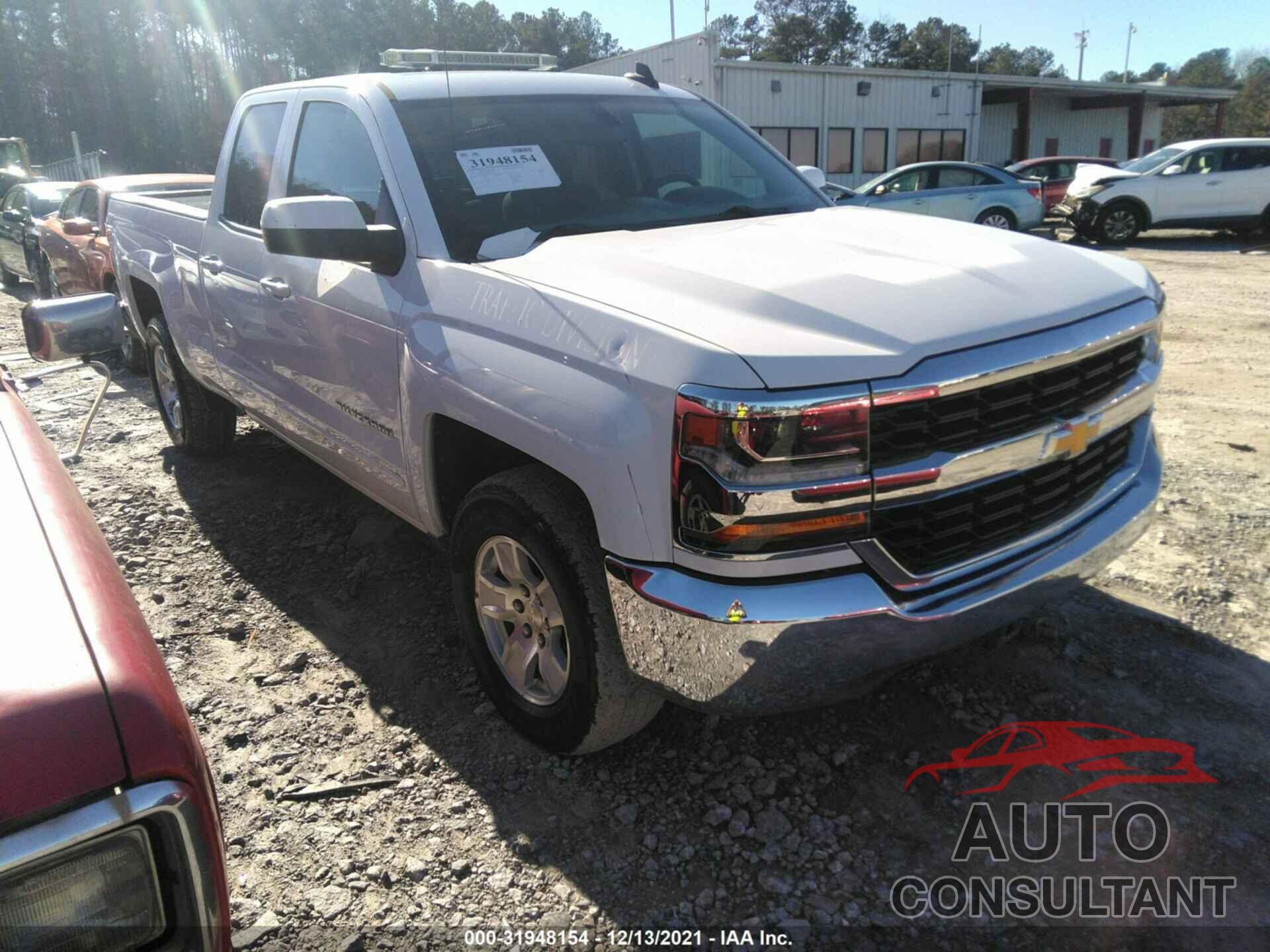 CHEVROLET SILVERADO 1500 2018 - 1GCRCREC8JZ311145