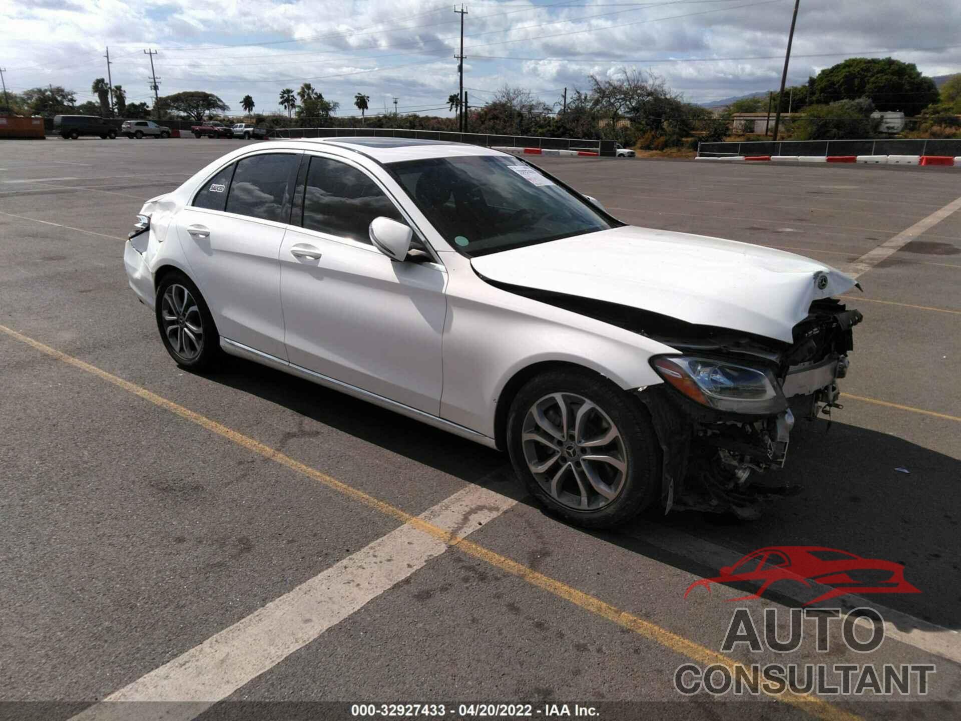MERCEDES-BENZ C-CLASS 2018 - 55SWF4JB8JU234789