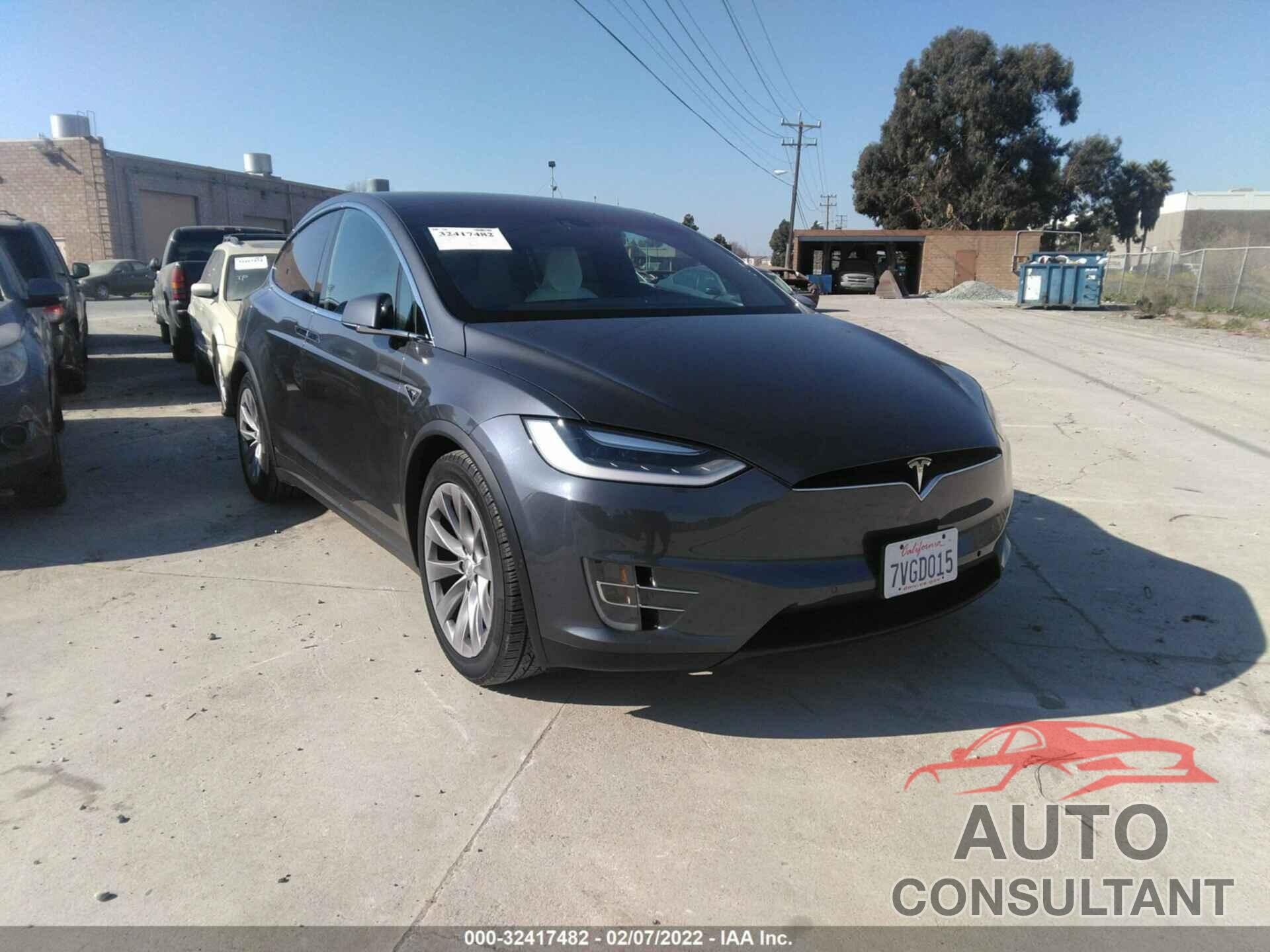 TESLA MODEL X 2016 - 5YJXCBE28GF018107