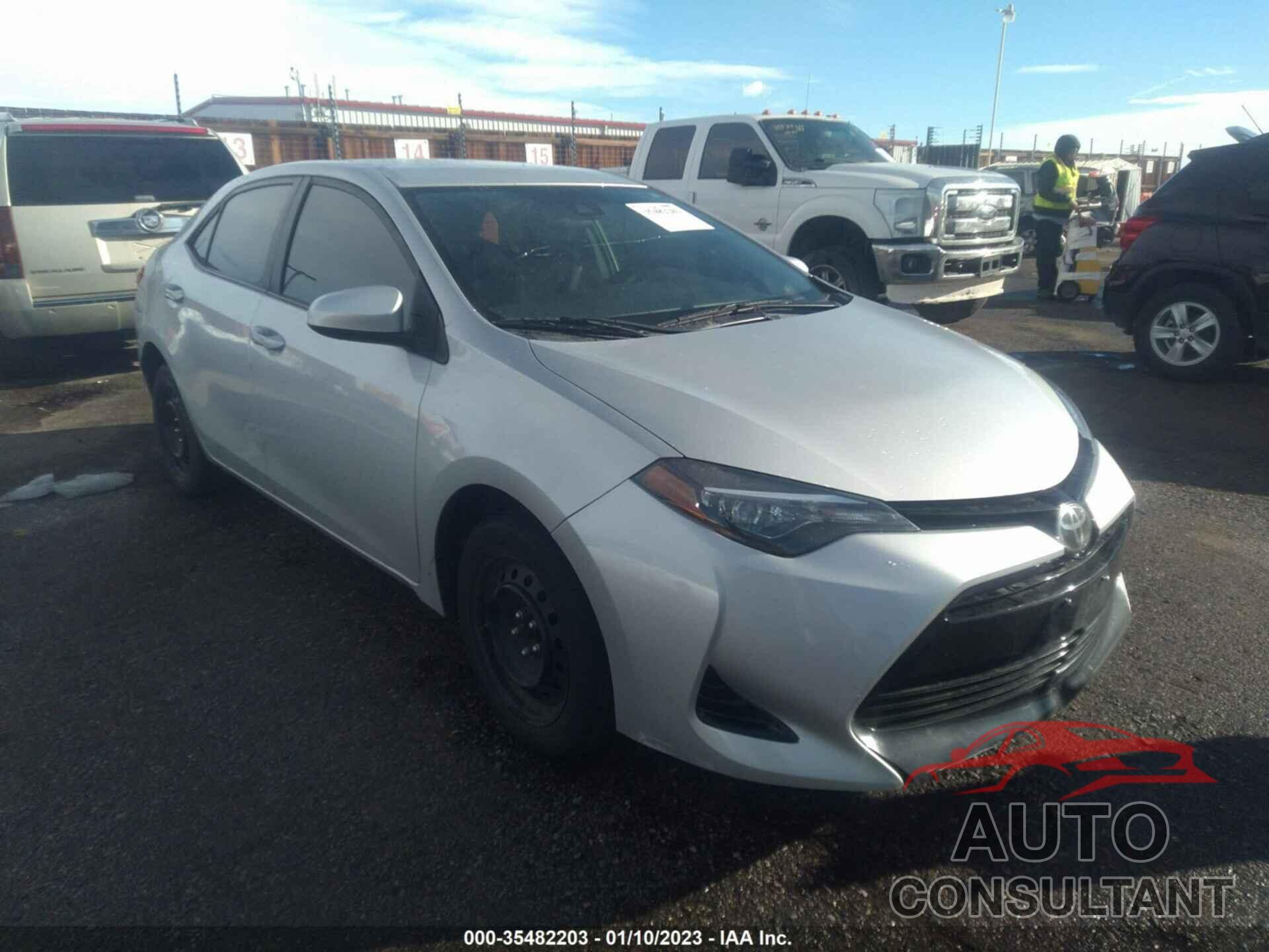 TOYOTA COROLLA 2018 - 5YFBURHE6JP838896