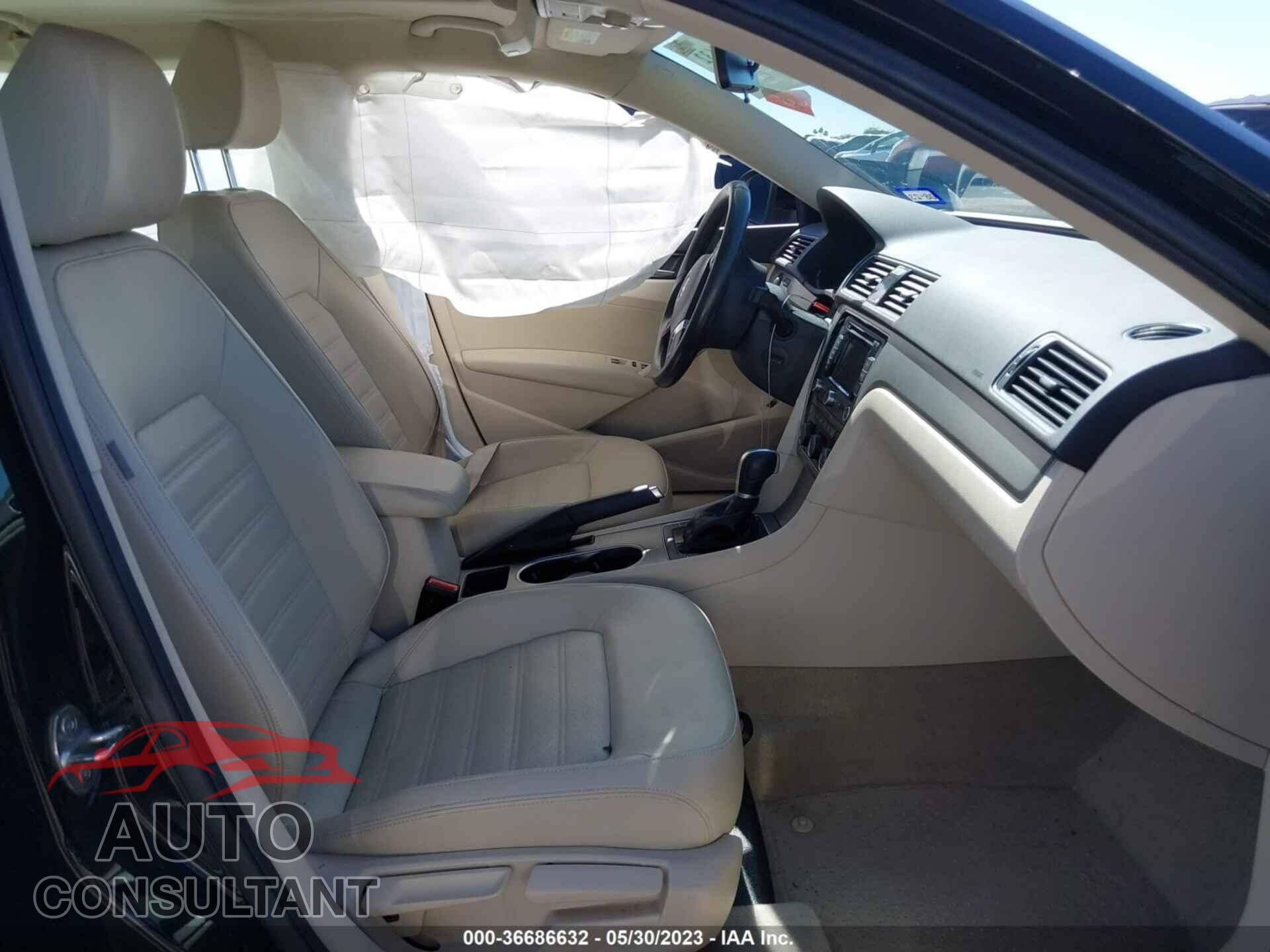 VOLKSWAGEN PASSAT 2015 - 1VWBT7A35FC069241