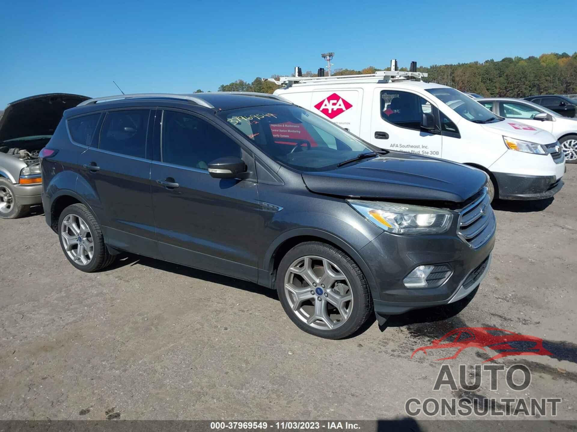 FORD ESCAPE 2017 - 1FMCU0JD8HUA08897
