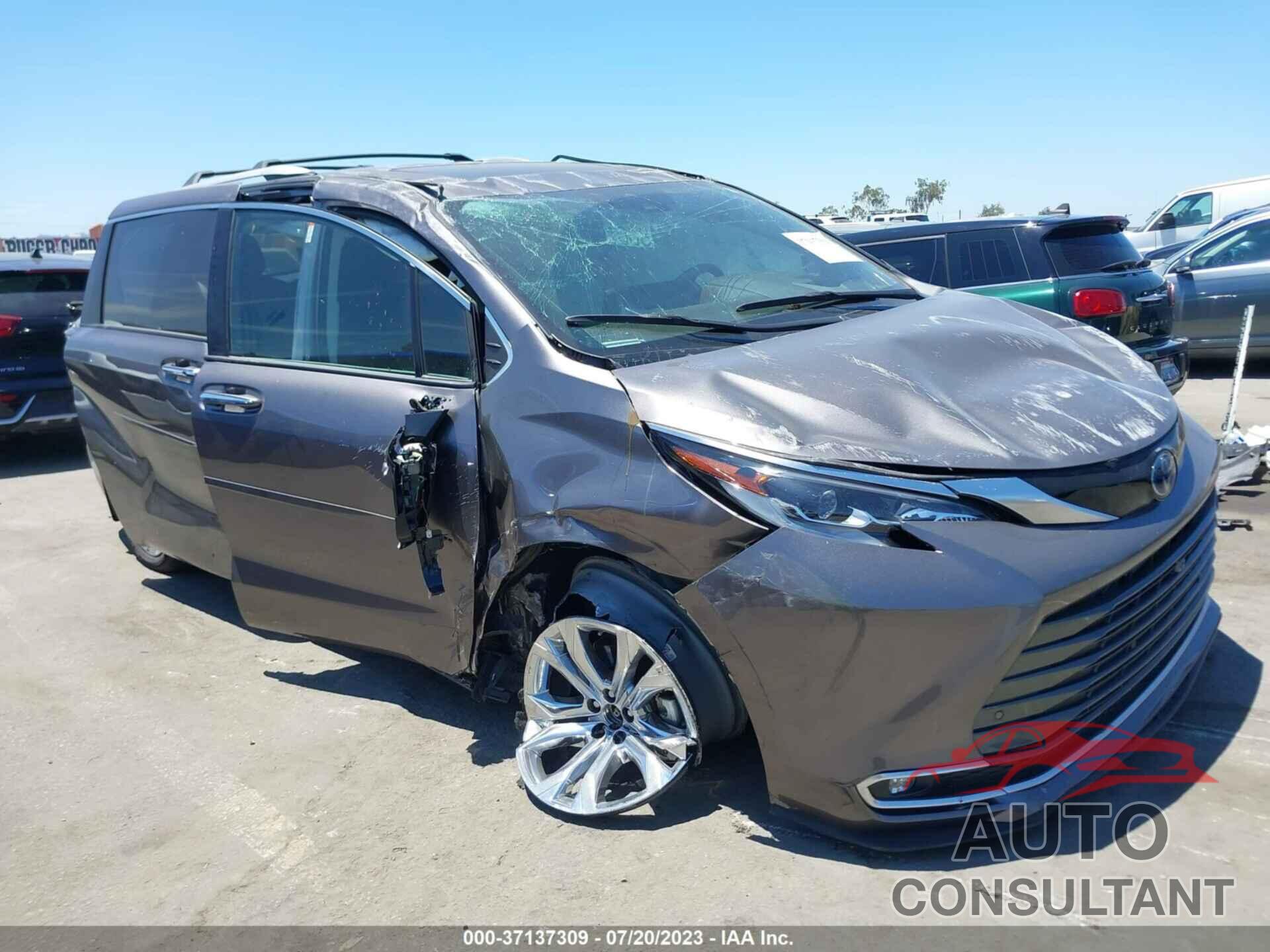 TOYOTA SIENNA 2022 - 5TDERKEC9NS104632