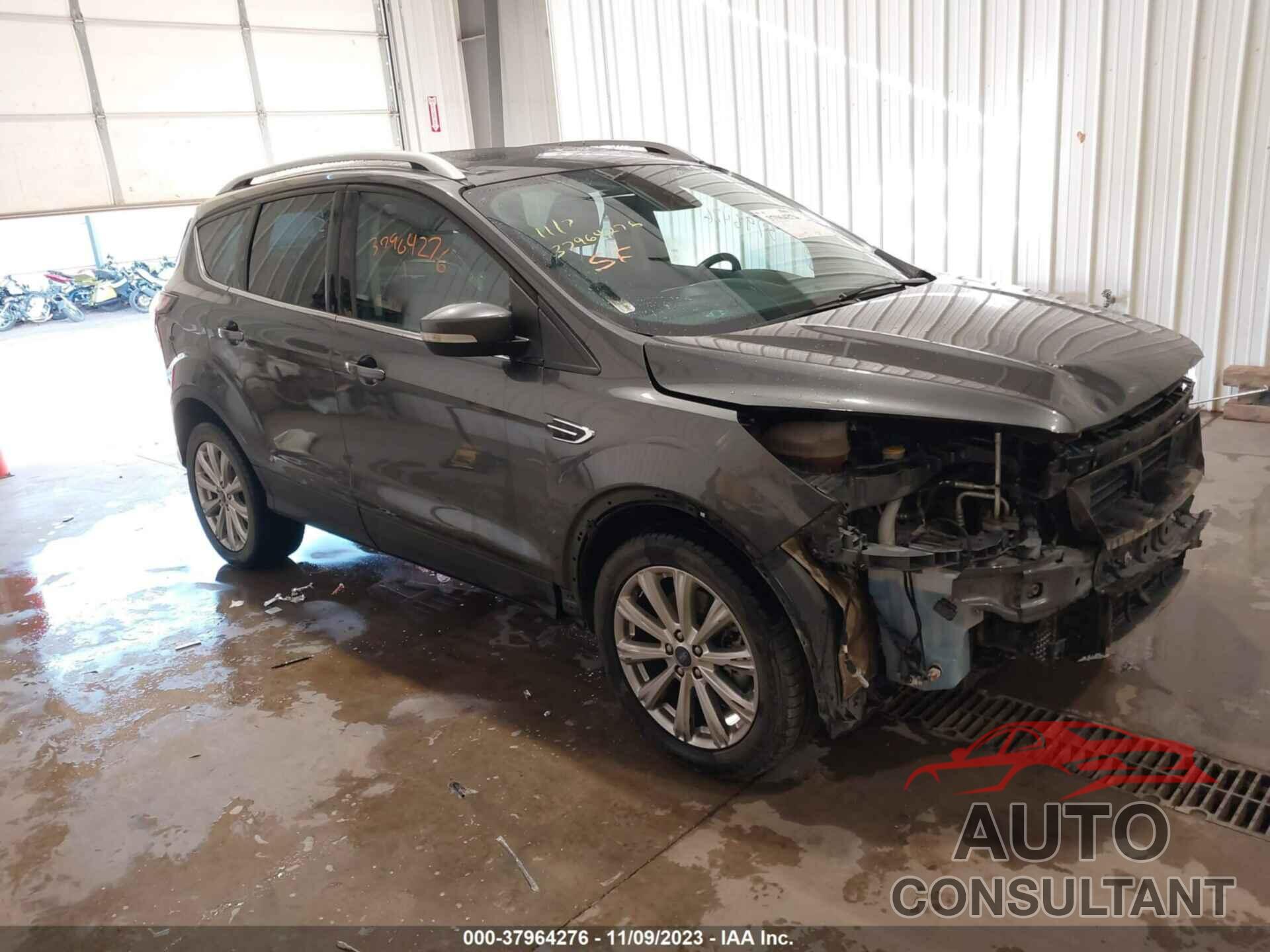 FORD ESCAPE 2017 - 1FMCU9J94HUA00330