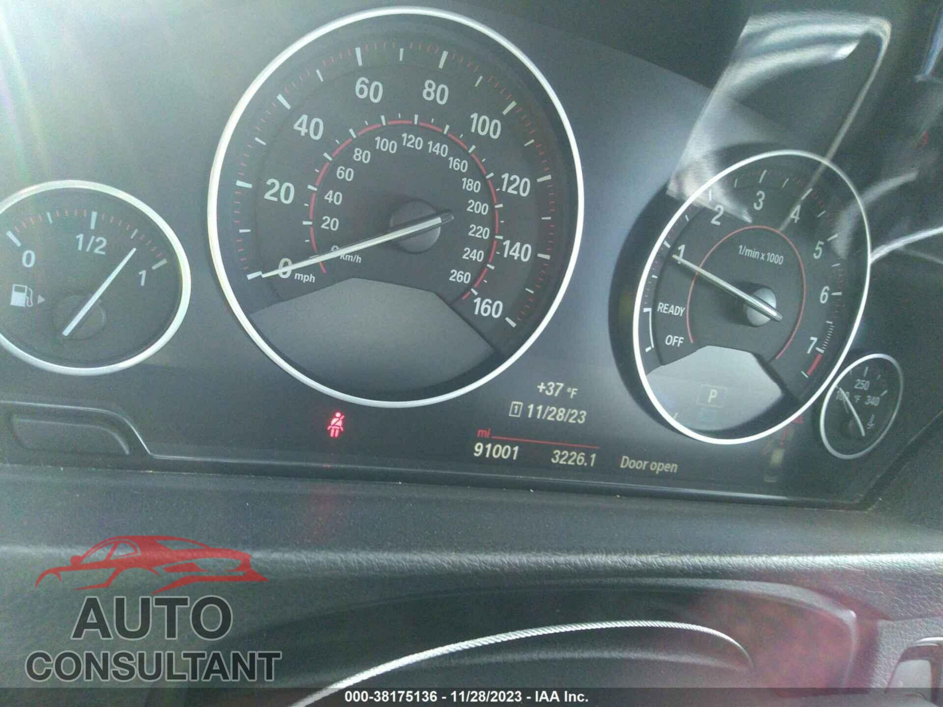 BMW 330E 2017 - WBA8E1C33HA156830