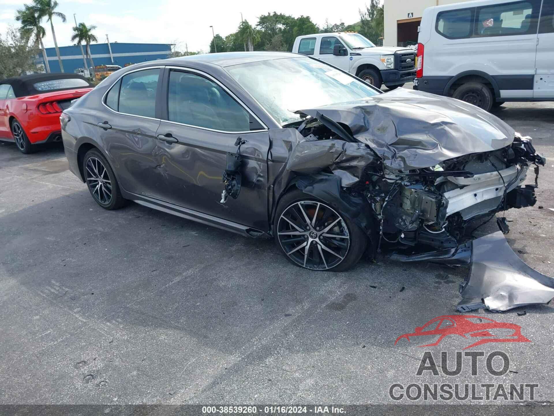 TOYOTA CAMRY 2022 - 4T1G11AK7NU643877