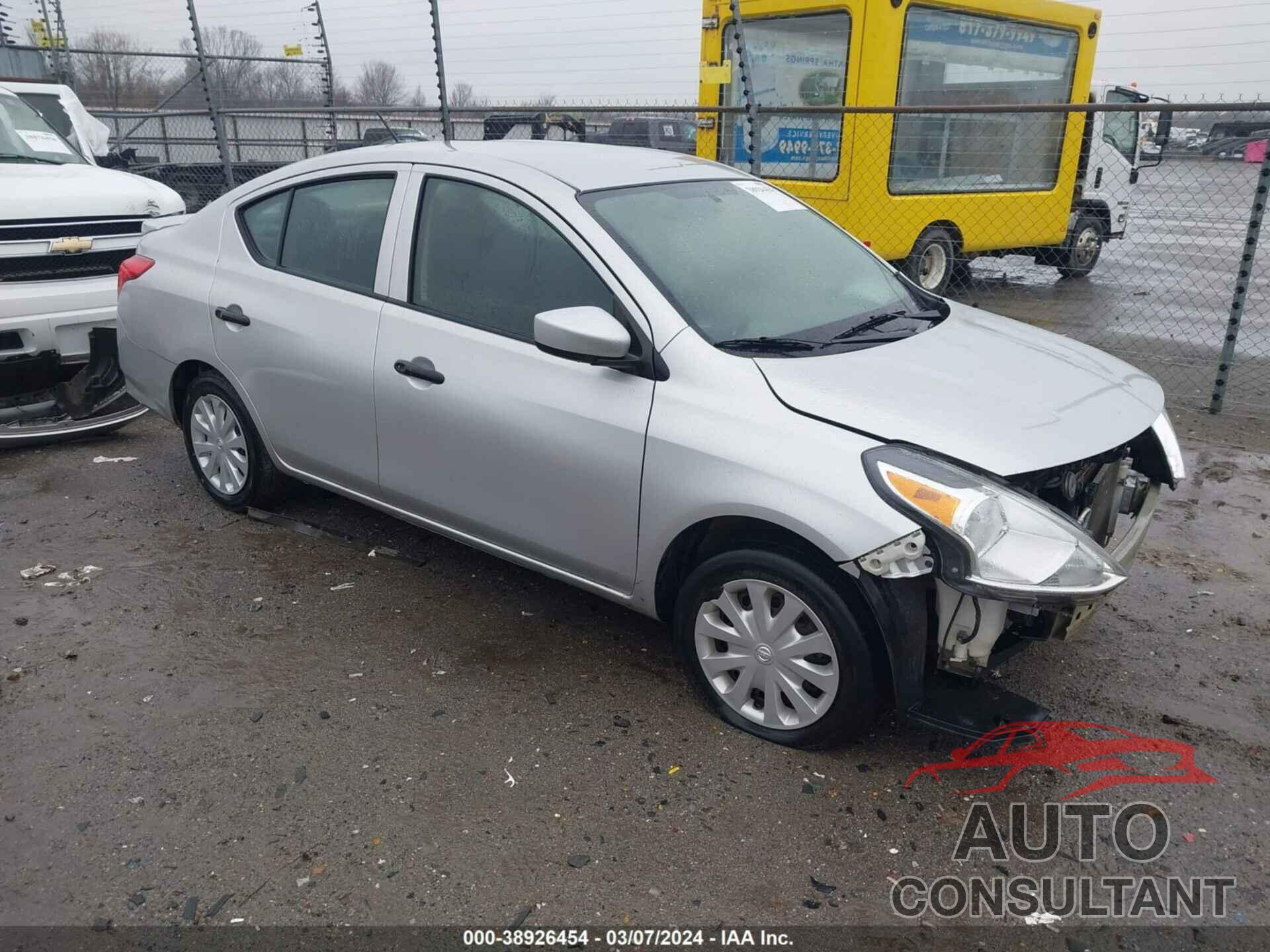 NISSAN VERSA 2018 - 3N1CN7AP5JL814624