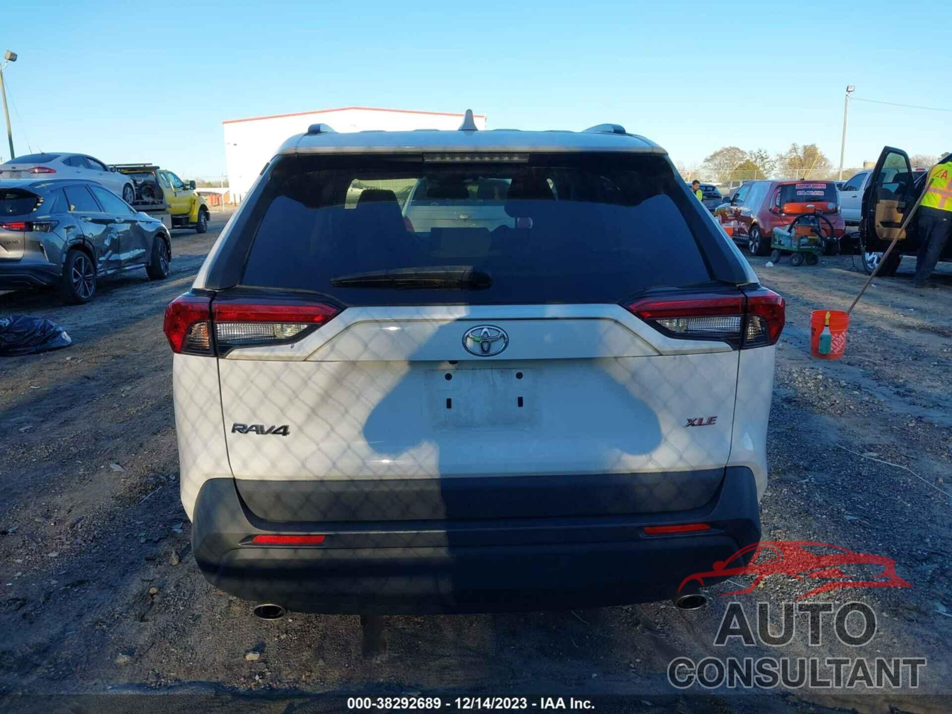 TOYOTA RAV4 2019 - 2T3W1RFV3KW032583