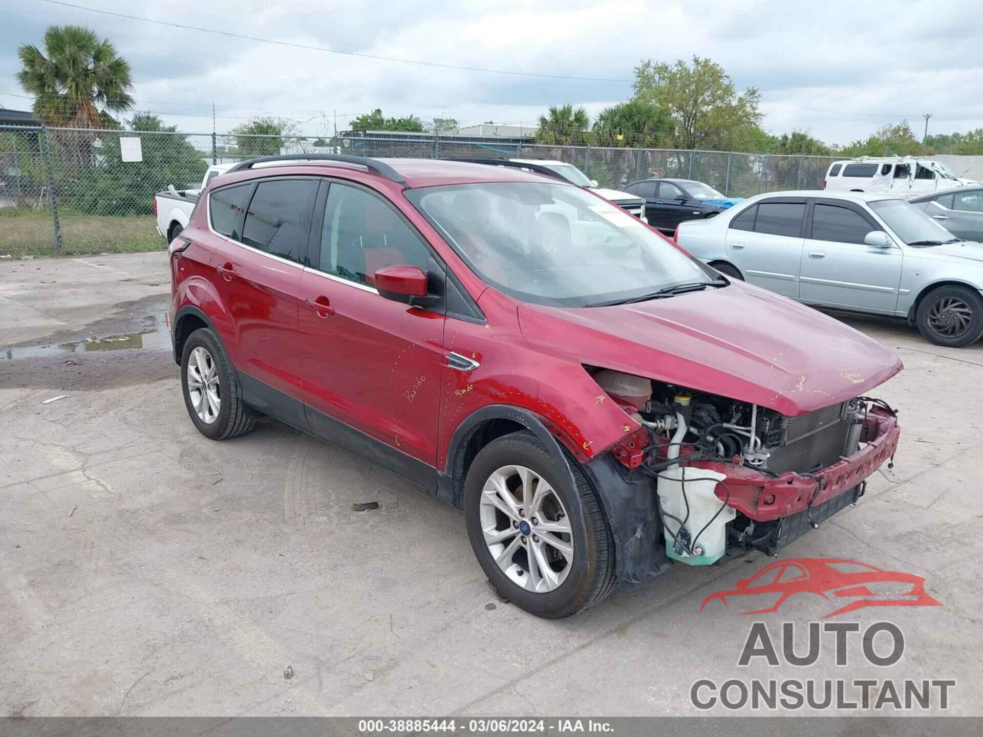 FORD ESCAPE 2017 - 1FMCU0GD4HUC86252
