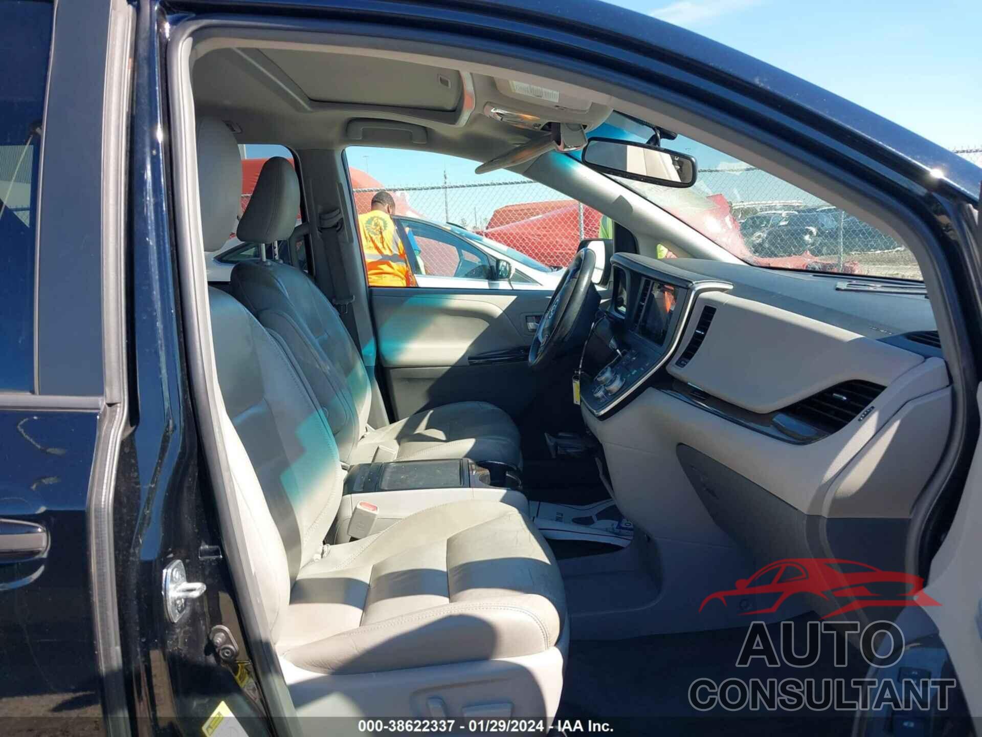 TOYOTA SIENNA 2017 - 5TDYZ3DC5HS826446