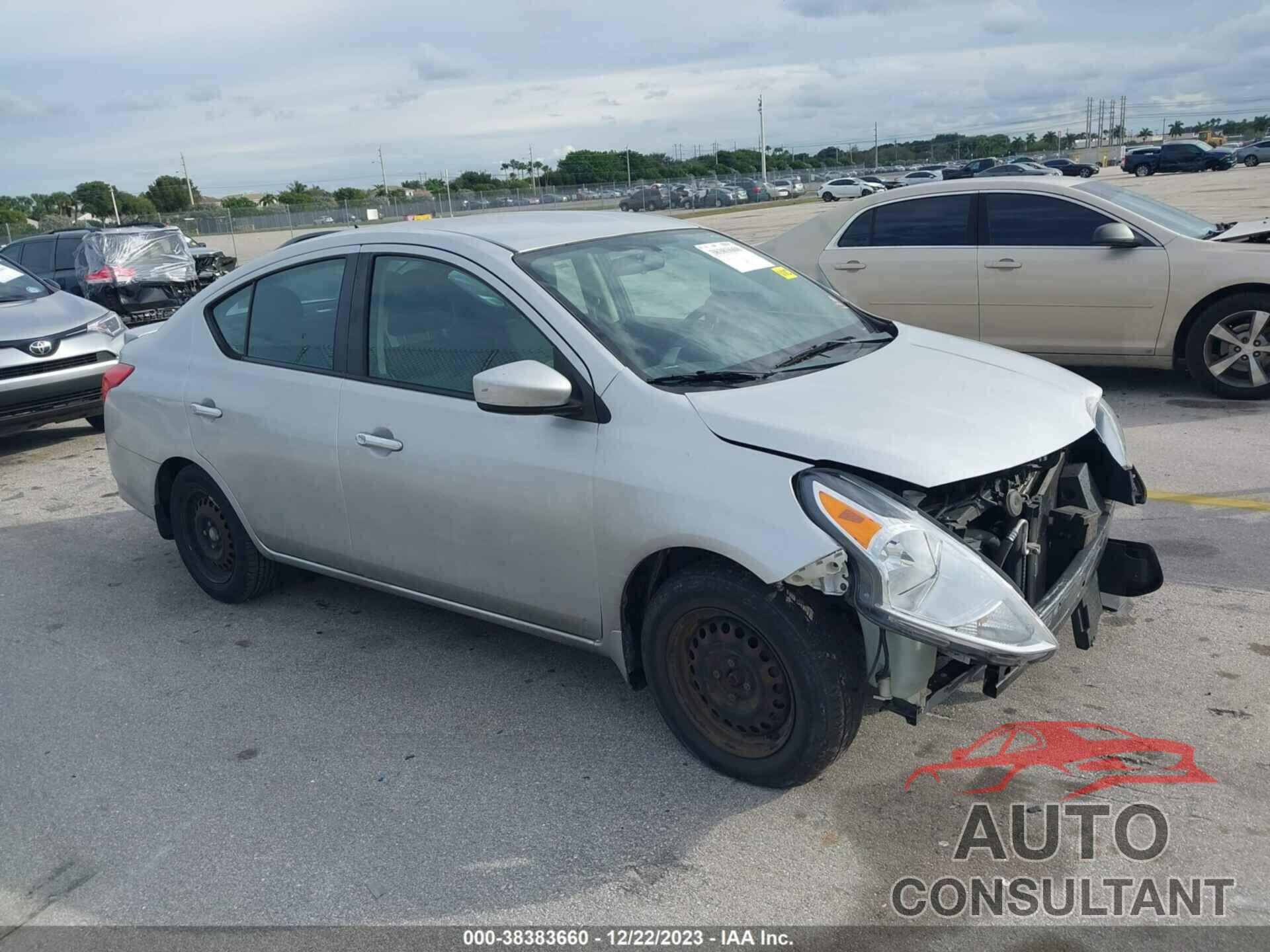 NISSAN VERSA 2017 - 3N1CN7AP8HK468133