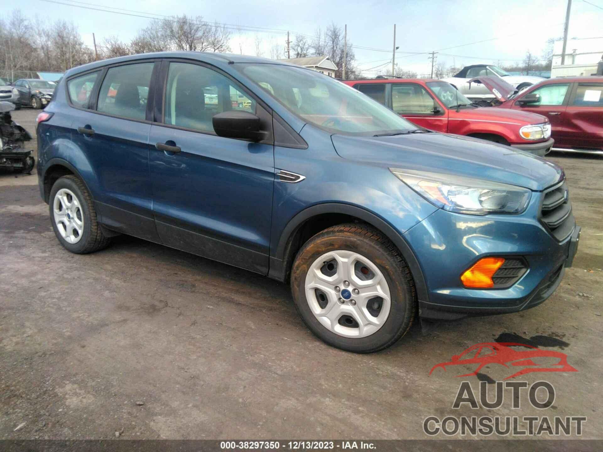 FORD ESCAPE 2018 - 1FMCU0F71JUA79819