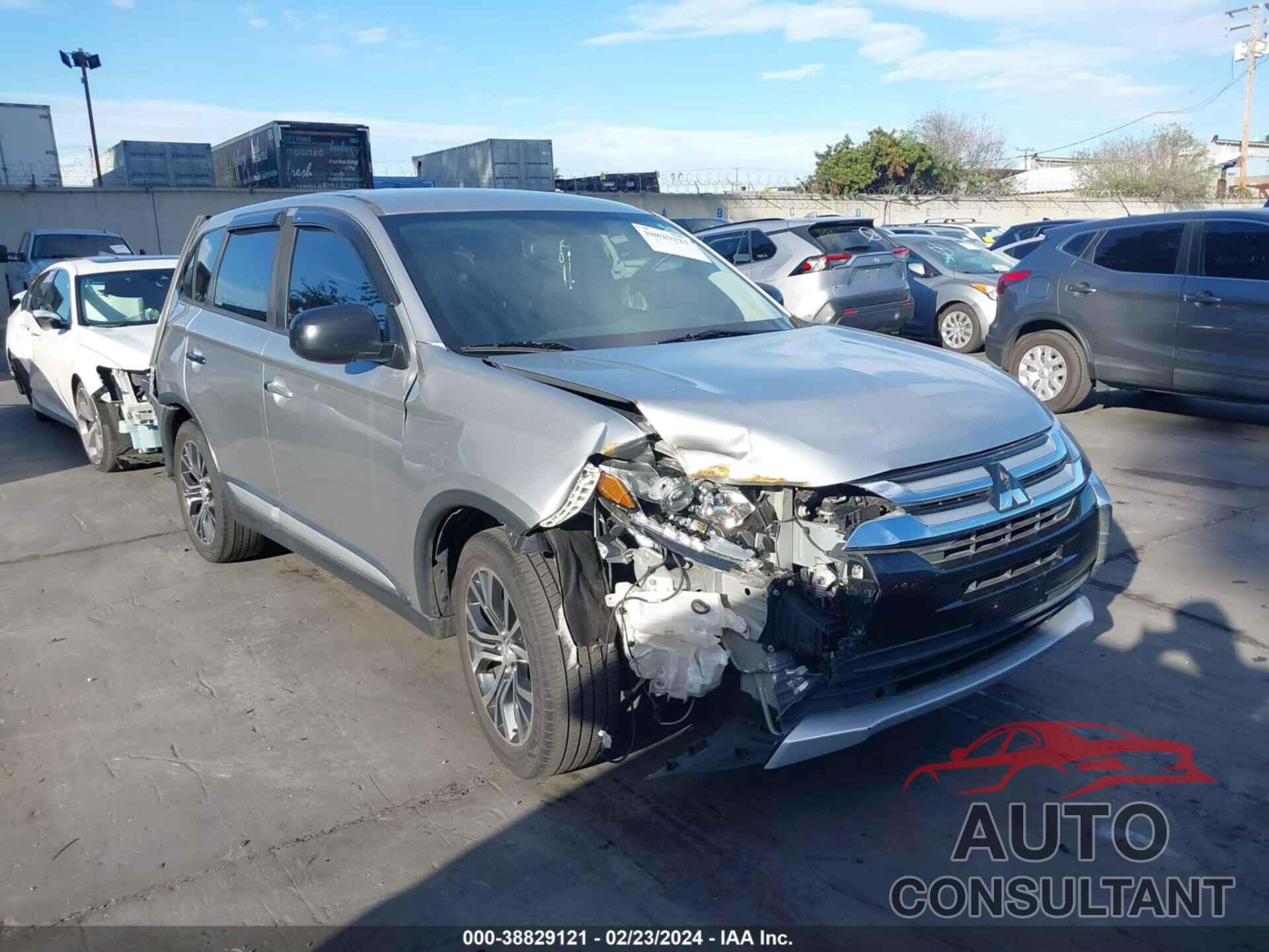 MITSUBISHI OUTLANDER 2018 - JA4AD2A32JJ004960