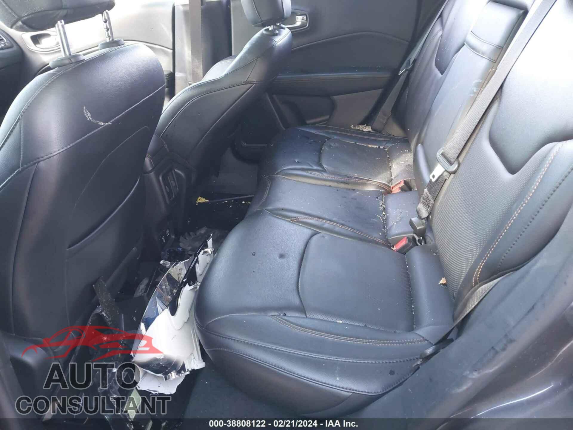 JEEP COMPASS 2018 - 3C4NJDCB1JT354377