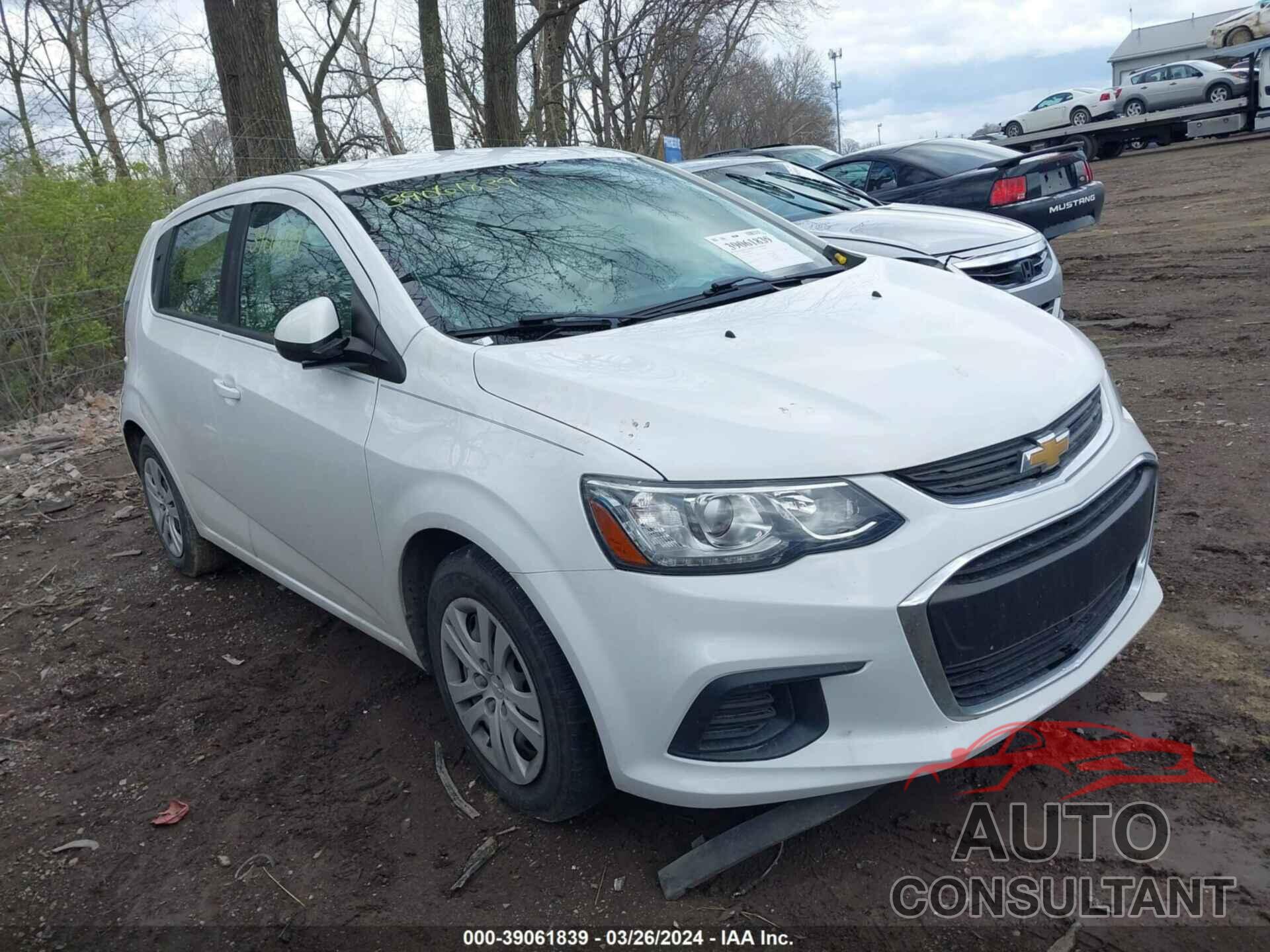 CHEVROLET SONIC 2017 - 1G1JG6SHXH4168750