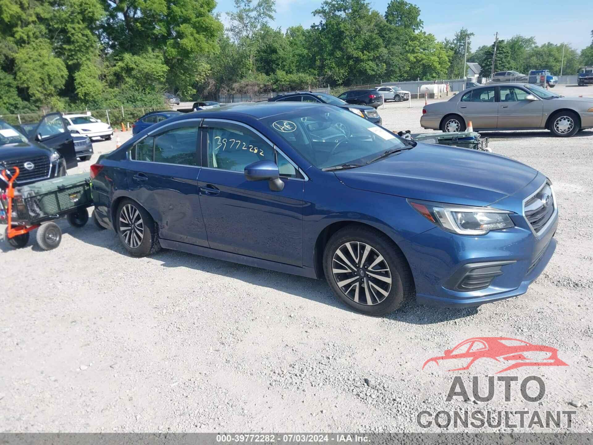 SUBARU LEGACY 2019 - 4S3BNAF62K3019081