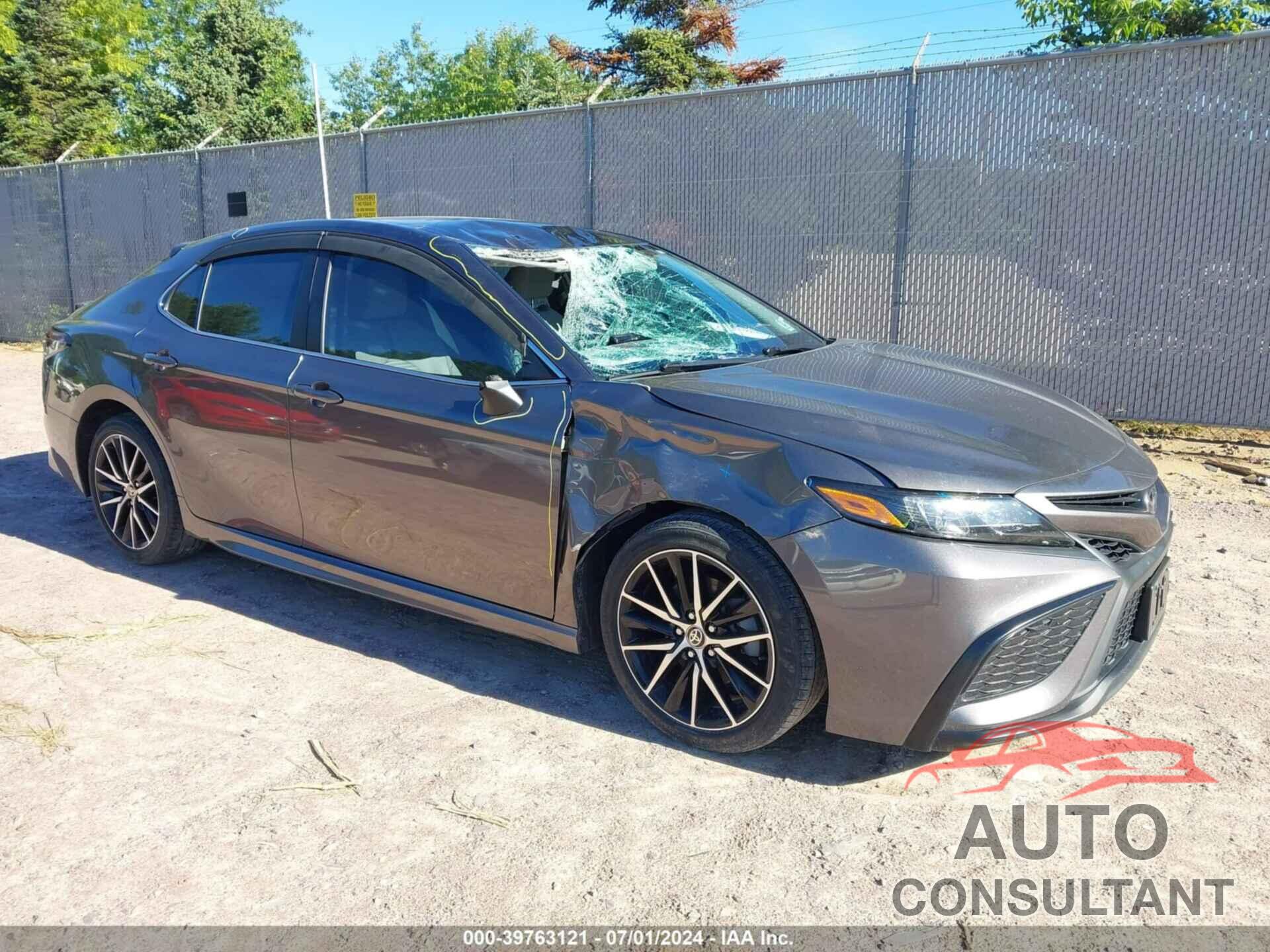 TOYOTA CAMRY 2021 - 4T1G11AK8MU404126
