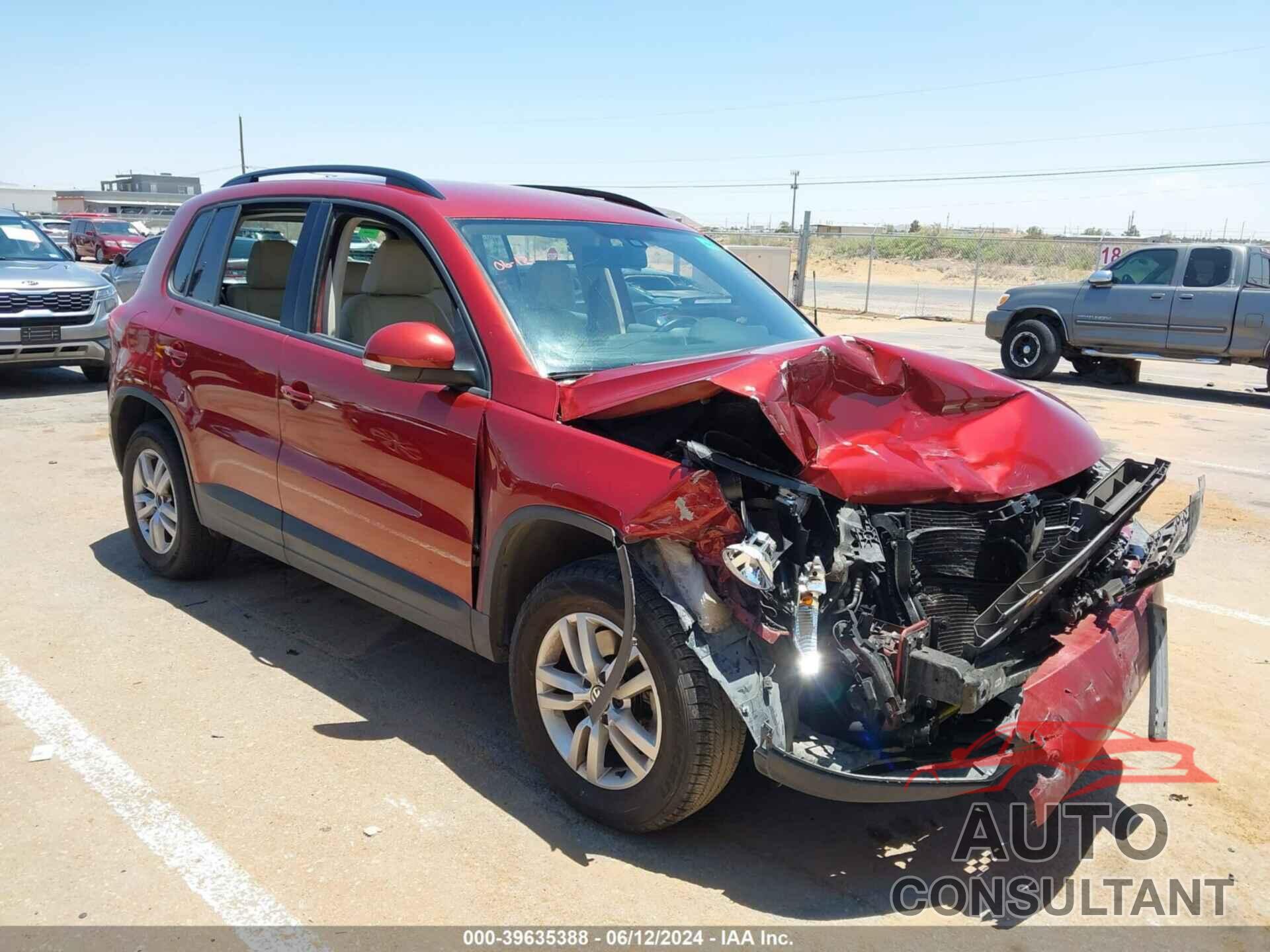 VOLKSWAGEN TIGUAN 2016 - WVGAV7AX6GW069174