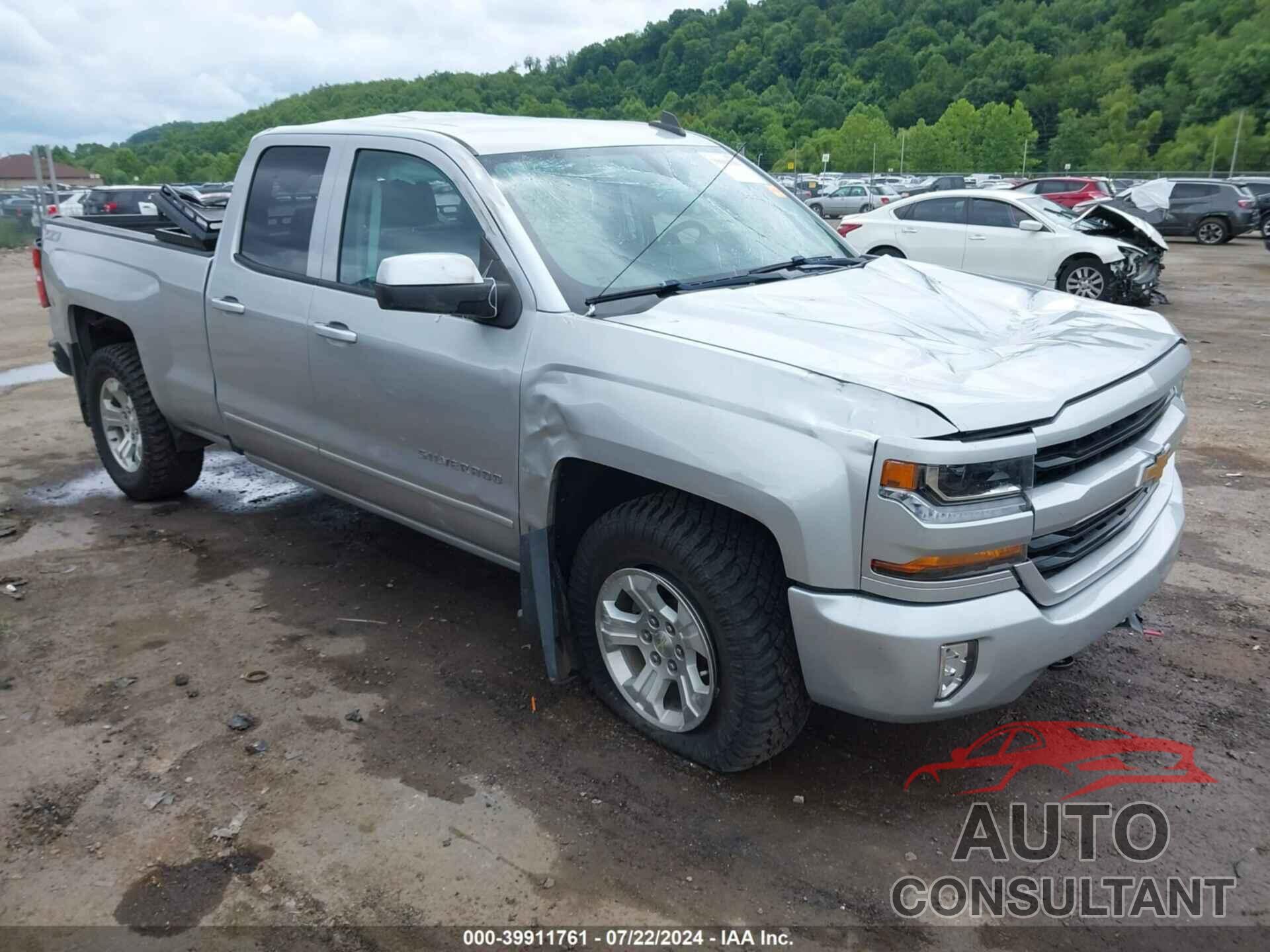 CHEVROLET SILVERADO 1500 2018 - 1GCVKREC0JZ350359