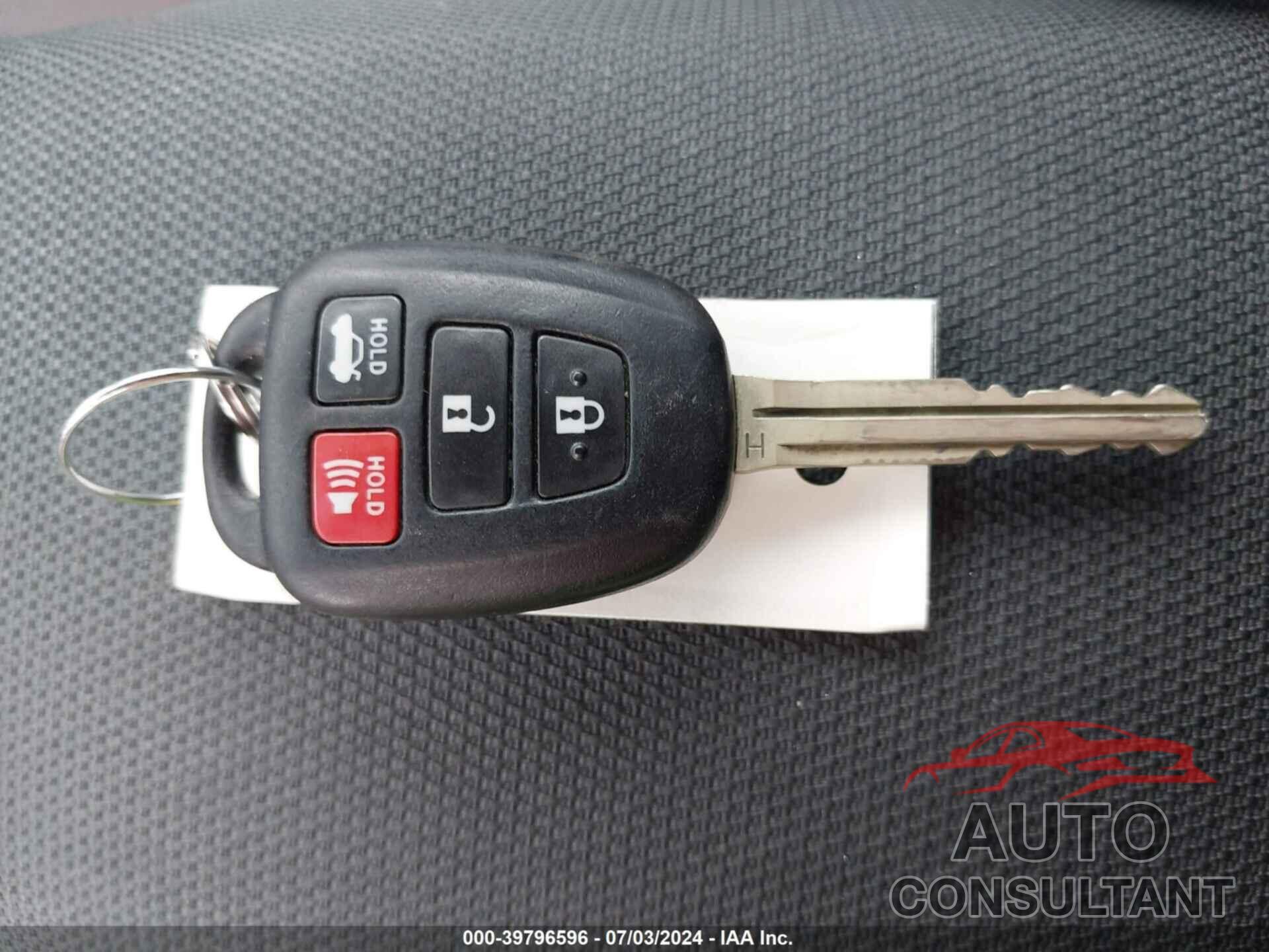 TOYOTA COROLLA 2019 - 2T1BURHEXKC210891