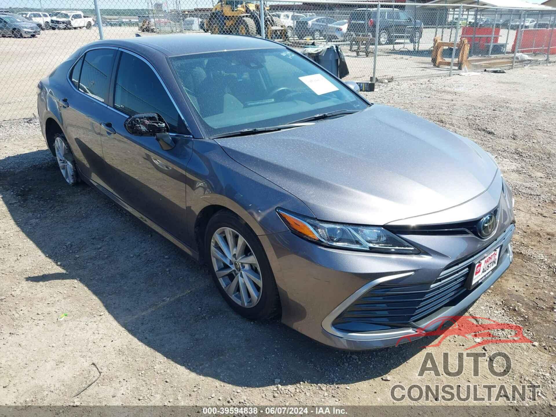 TOYOTA CAMRY 2022 - 4T1C11AKXNU641300
