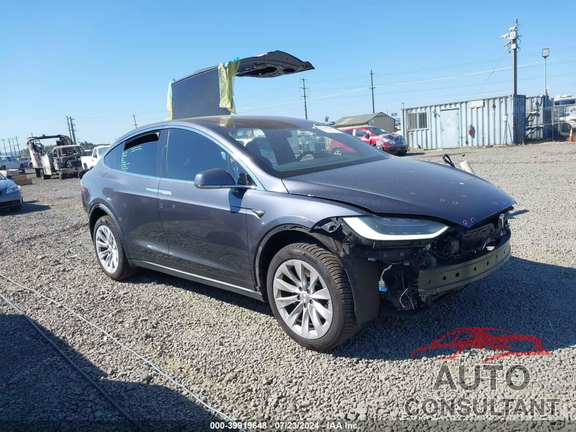 TESLA MODEL X 2018 - 5YJXCAE28JF090328