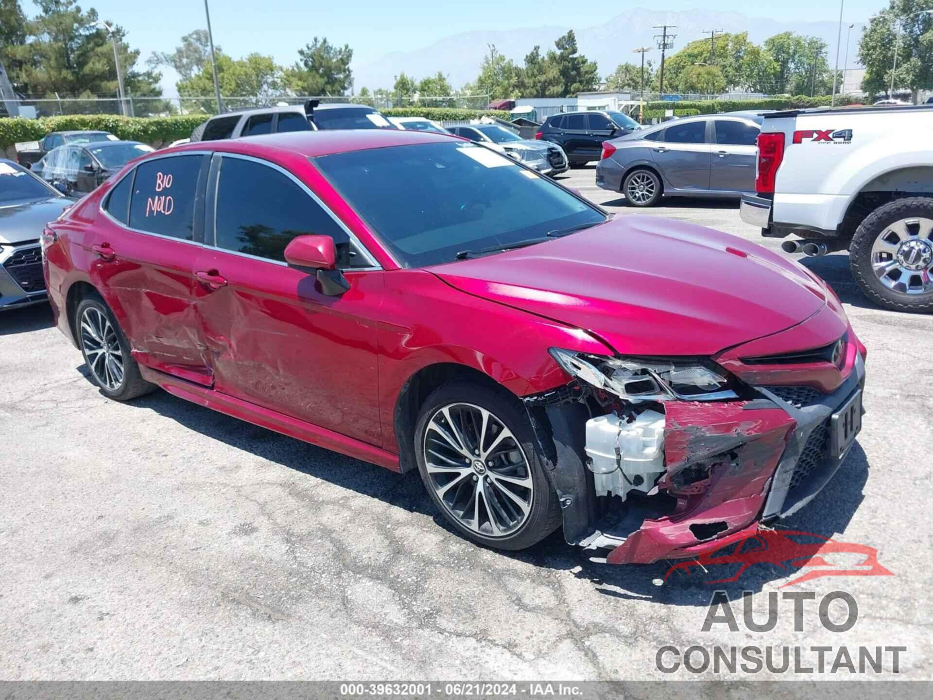 TOYOTA CAMRY 2018 - 4T1B11HK9JU580355