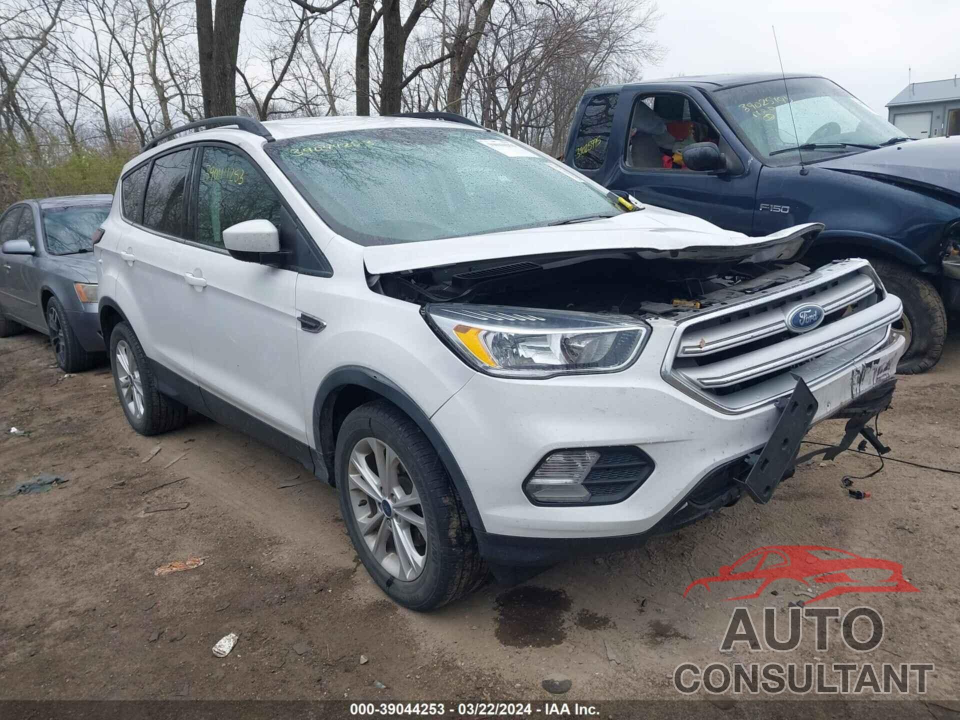 FORD ESCAPE 2018 - 1FMCU0GD4JUC53127