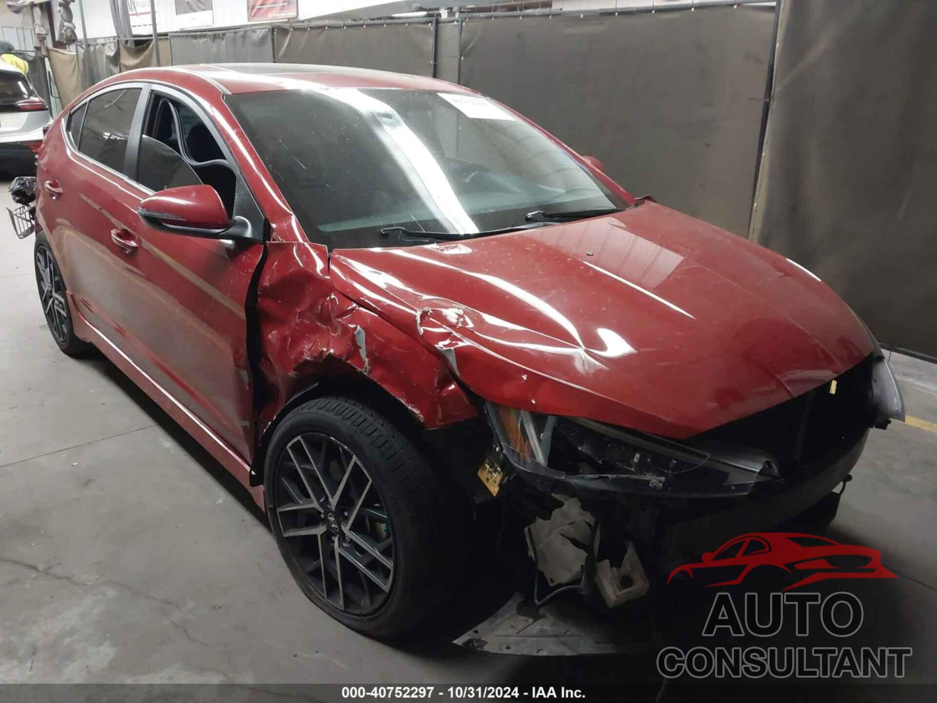 HYUNDAI ELANTRA 2019 - KMHD04LBXKU833205