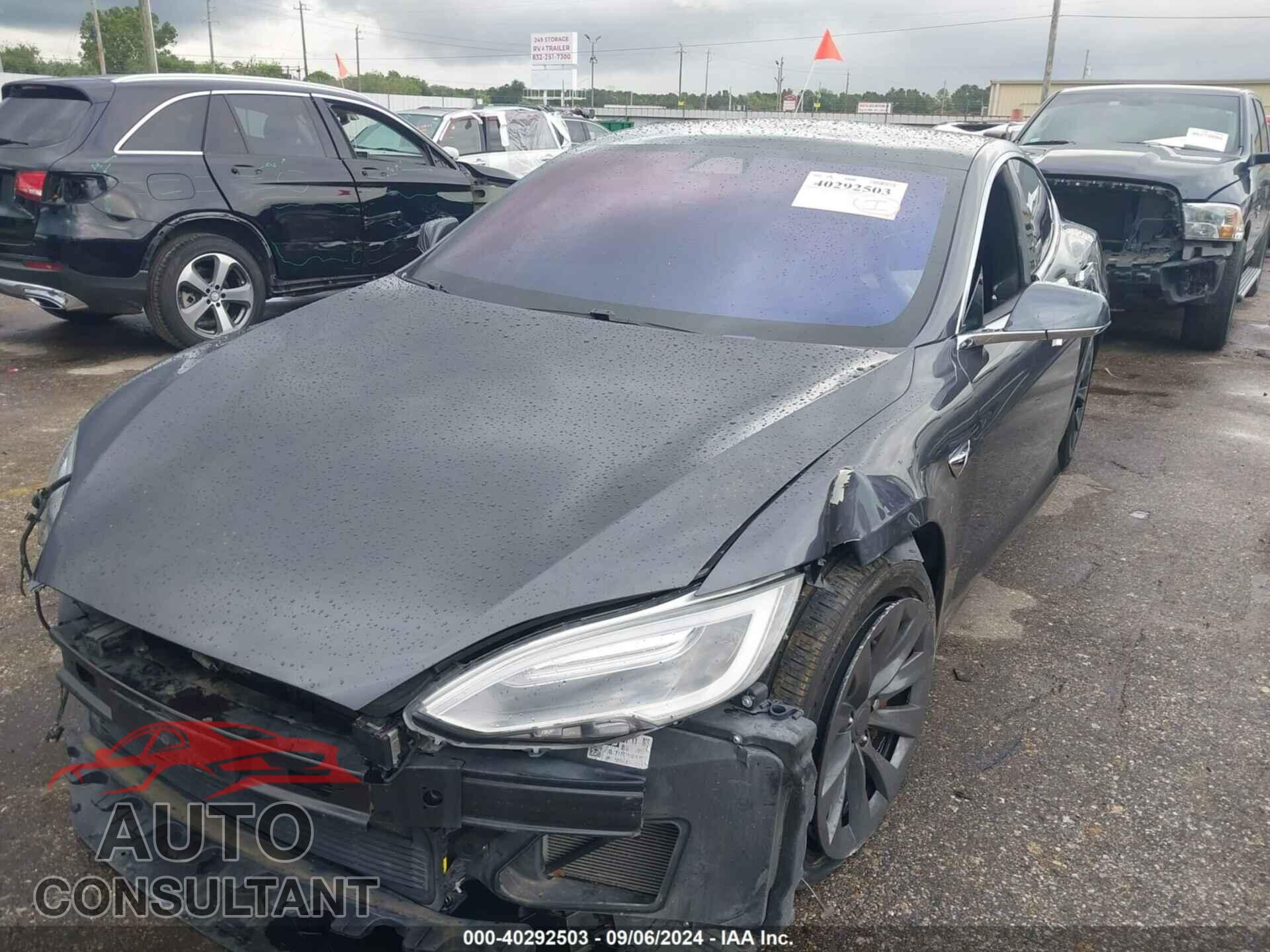 TESLA MODEL S 2017 - 5YJSA1E25HF208703