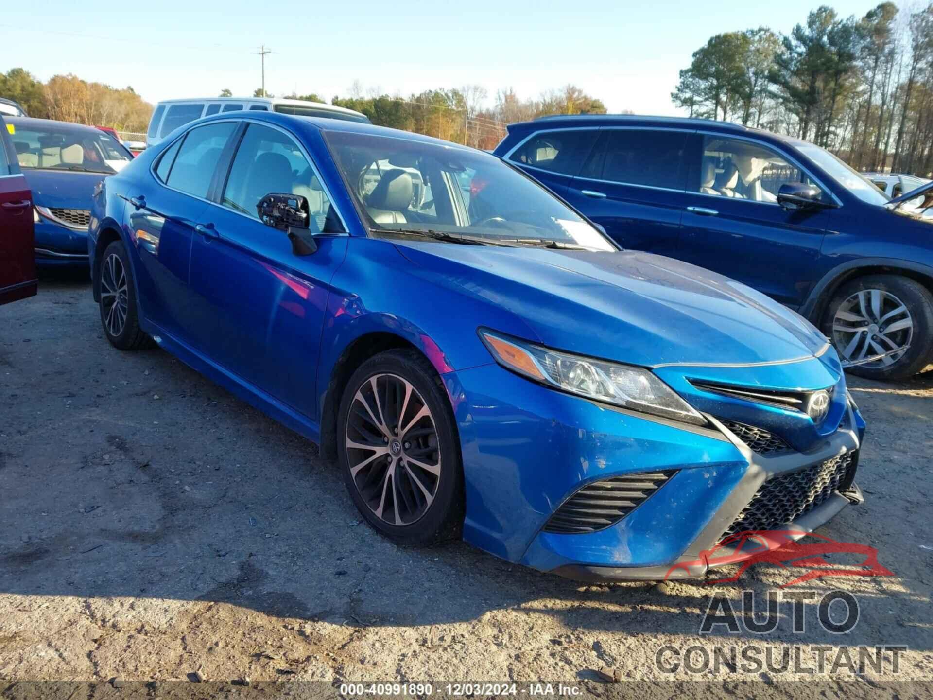 TOYOTA CAMRY 2018 - 4T1B11HK8JU077450