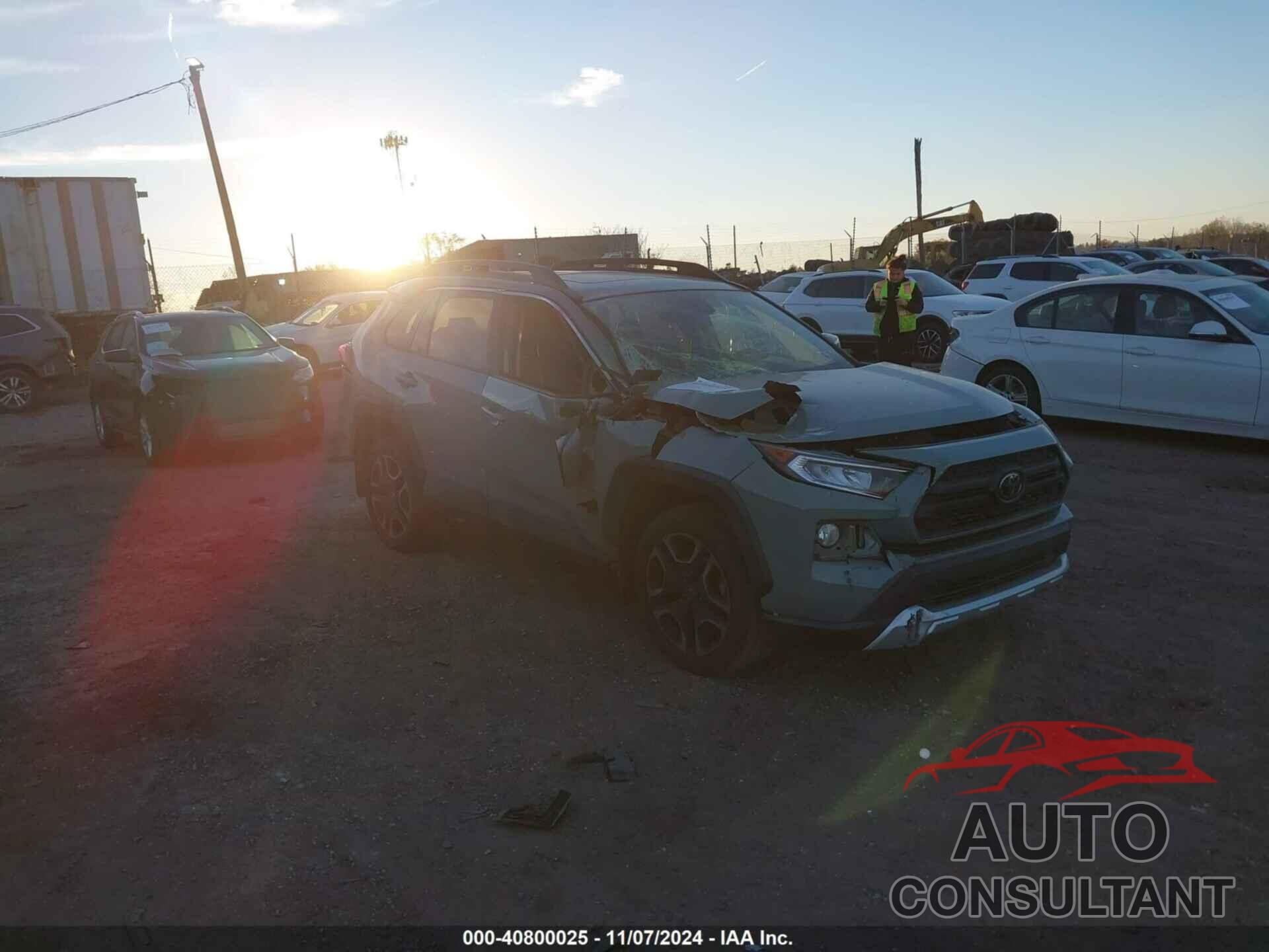 TOYOTA RAV4 2019 - 2T3J1RFV2KW061311