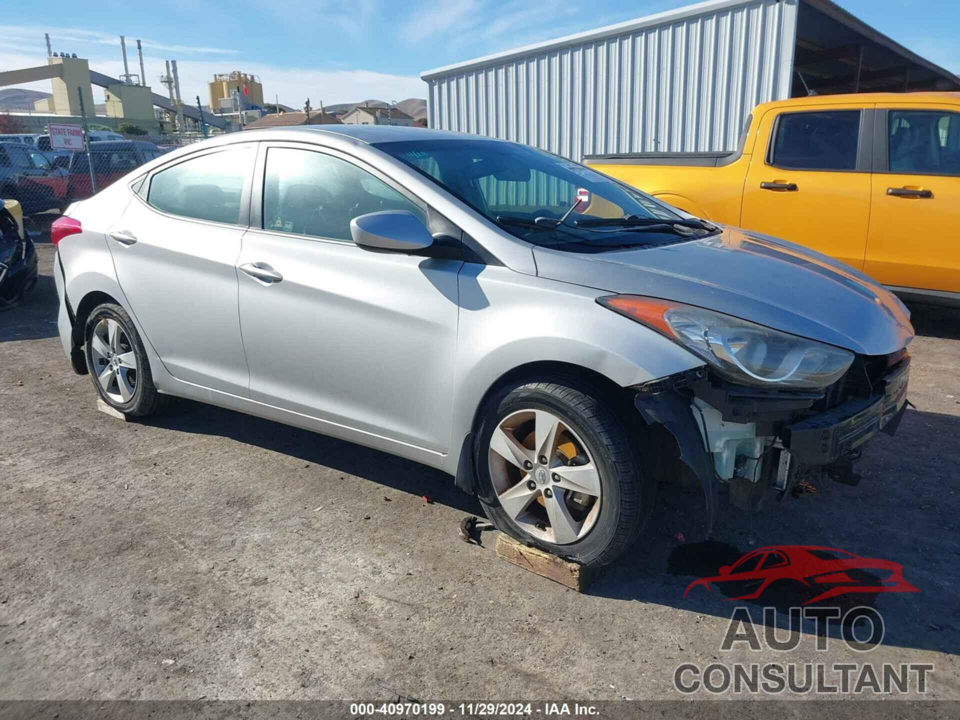 HYUNDAI ELANTRA 2013 - KMHDH4AE8DU541755