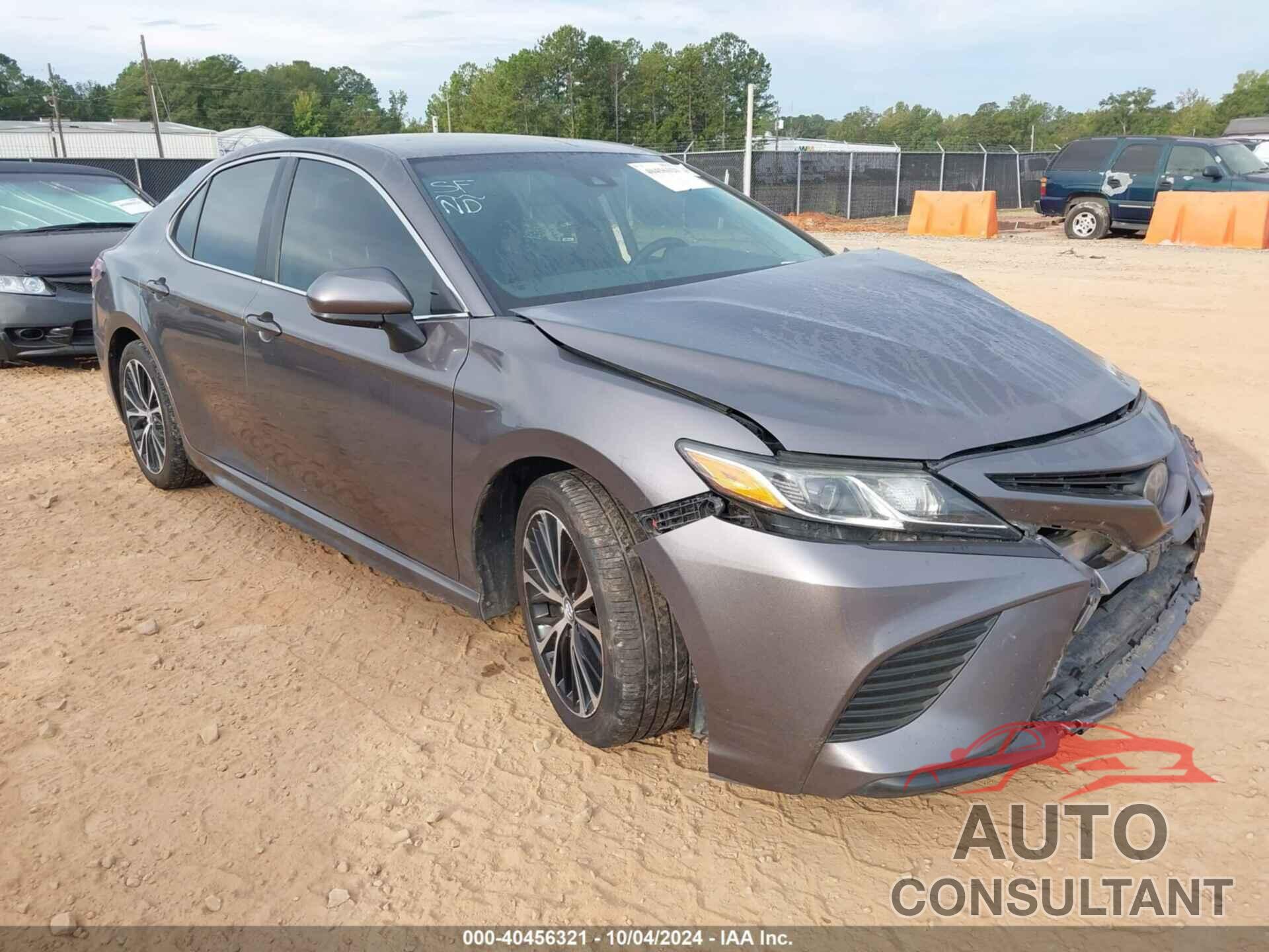 TOYOTA CAMRY 2018 - 4T1B11HK0JU136653